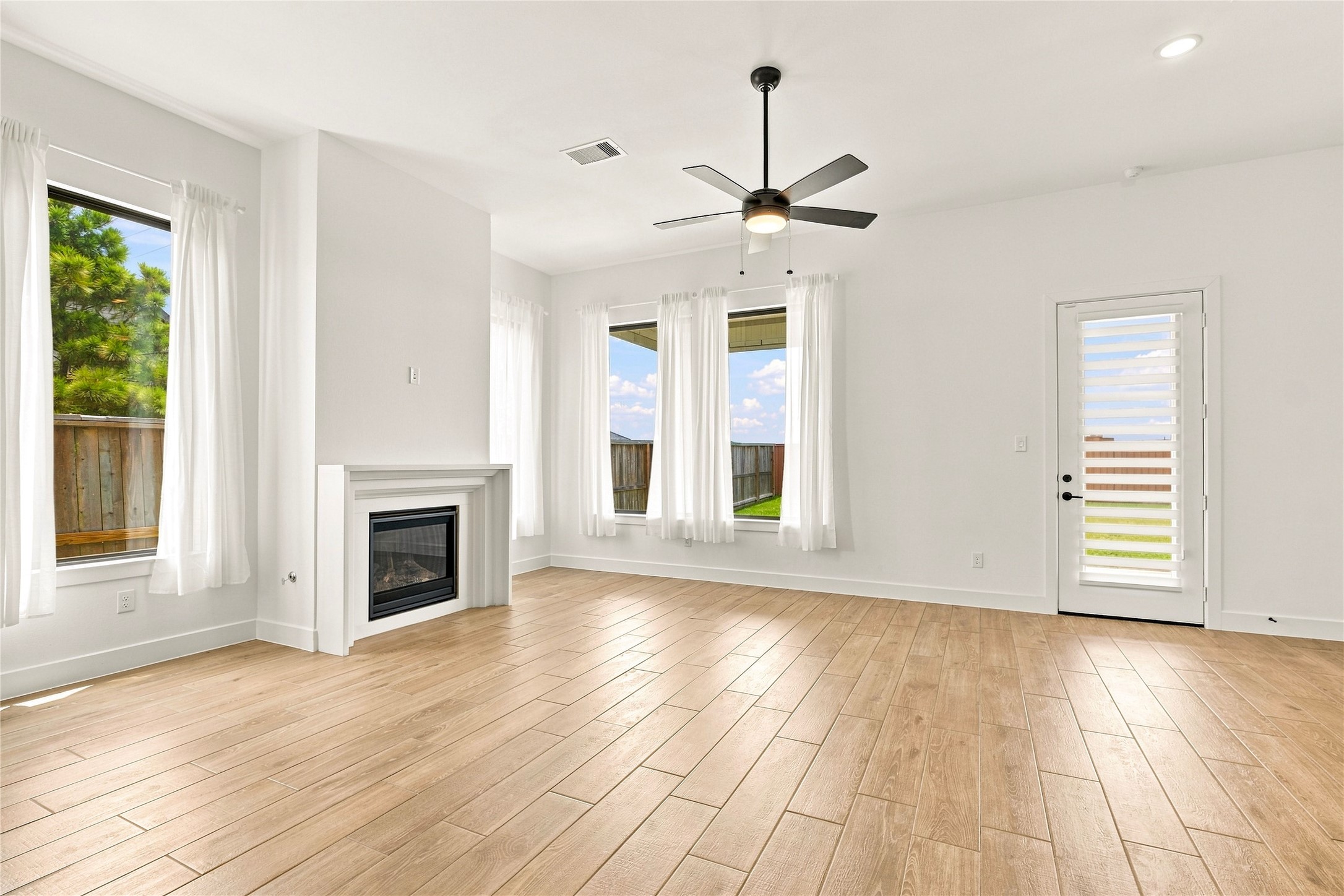 24631 Fluttering Dove Lane Property Photo 10