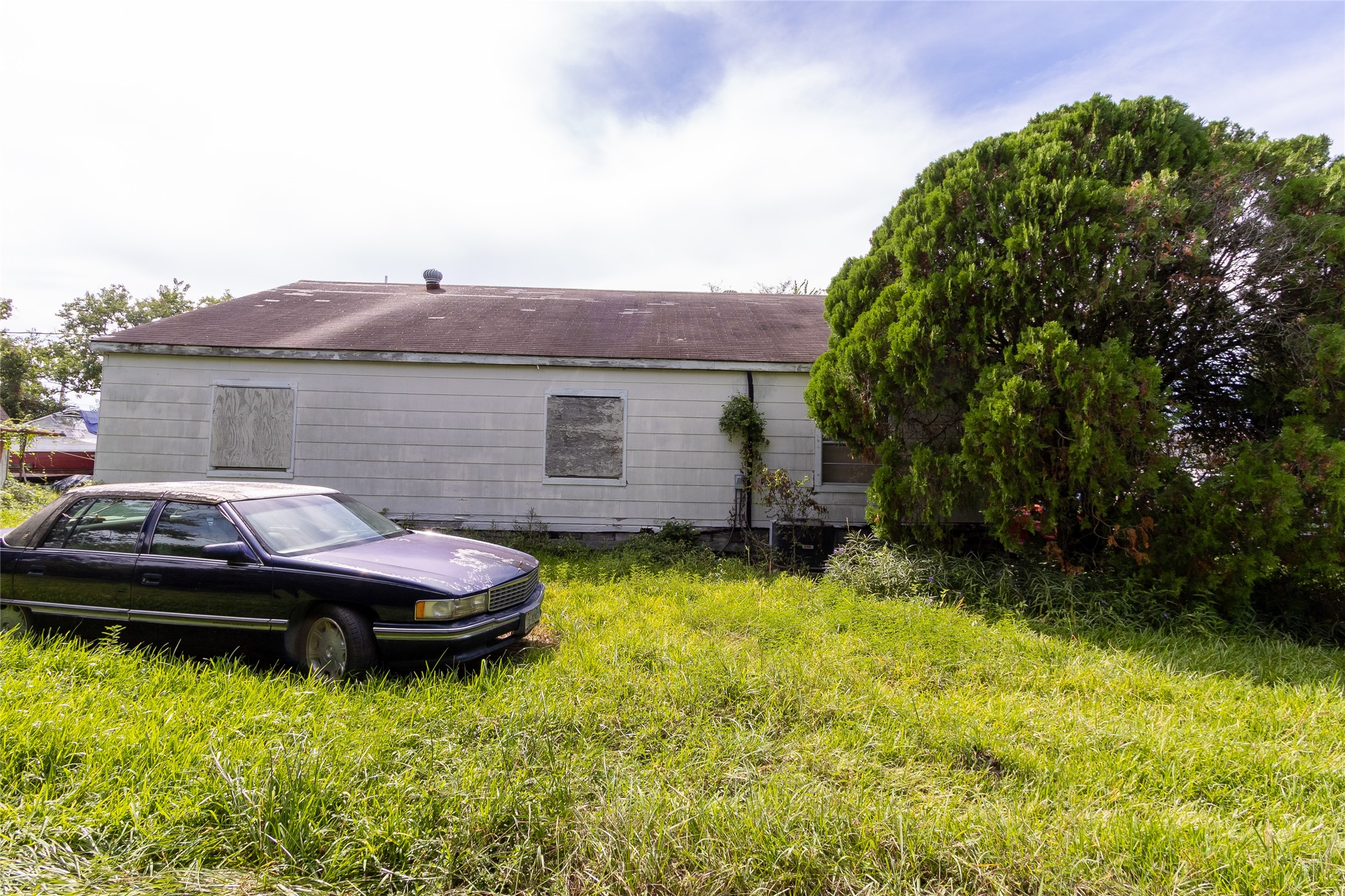 2421 12th Avenue N Property Photo 3