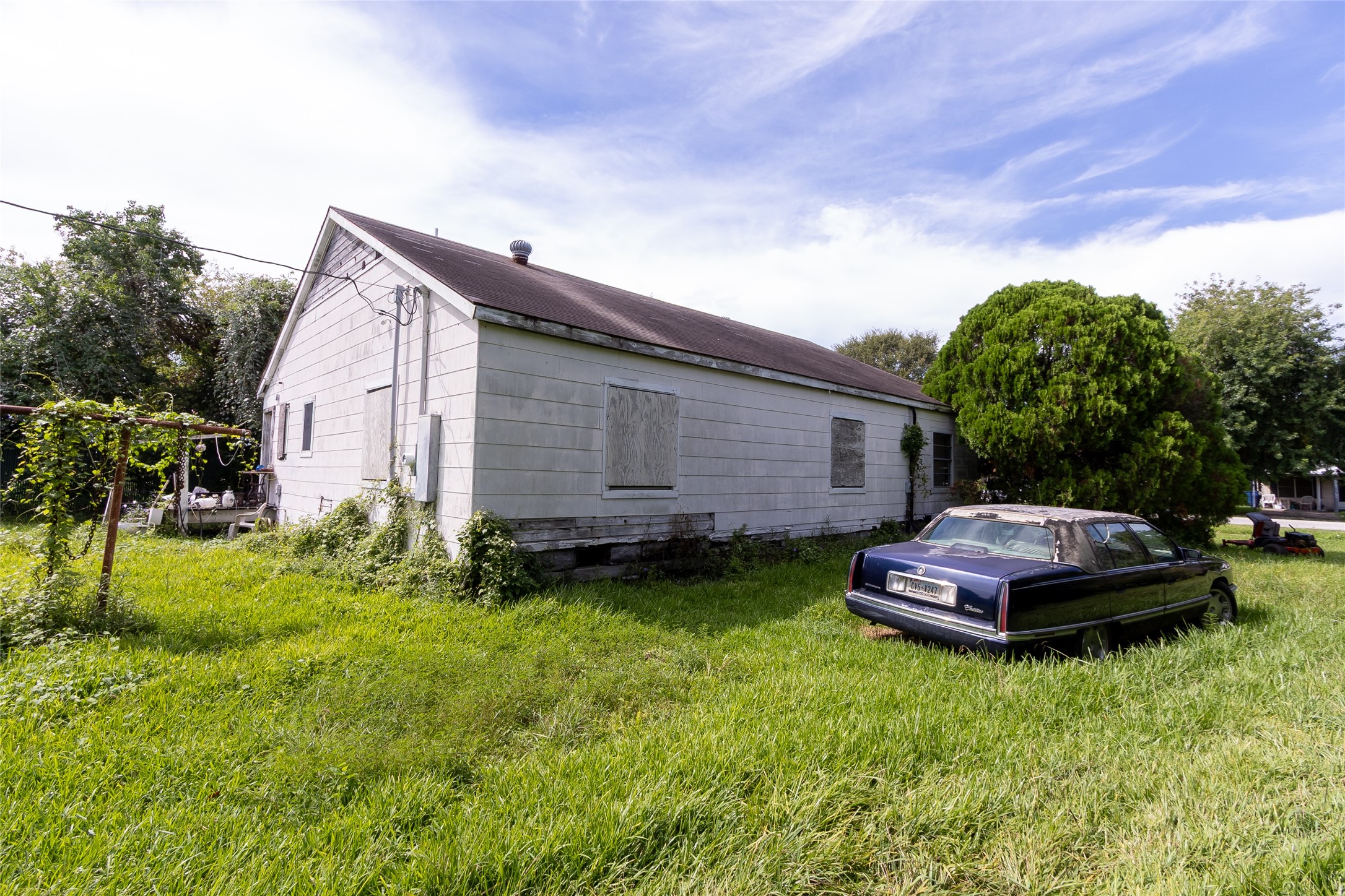 2421 12th Avenue N Property Photo 4