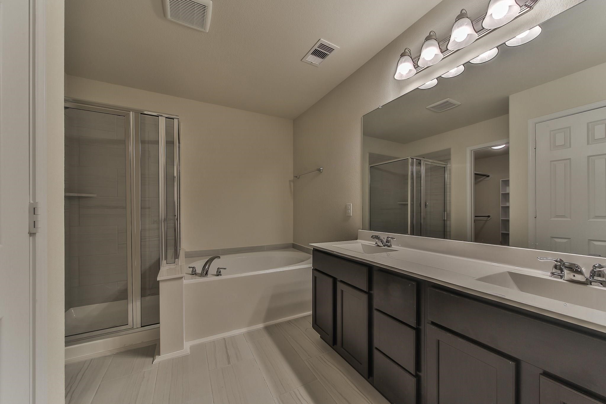 2310 Garden Square Path Property Photo 15