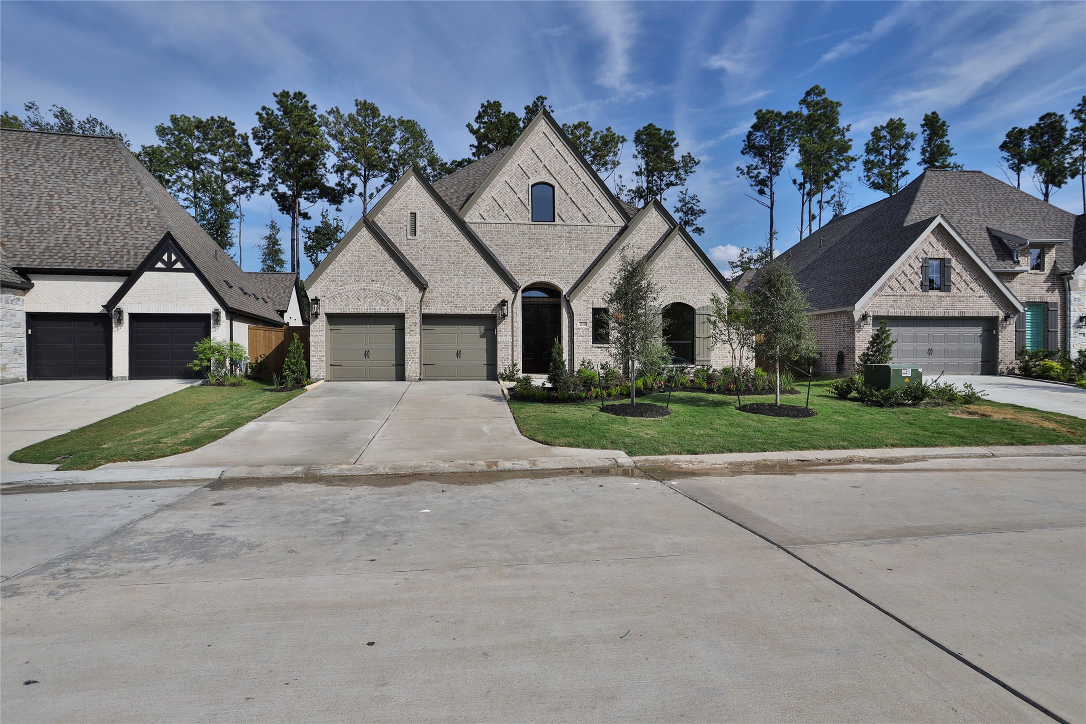 21935 Gateway Arch Drive Property Photo 1