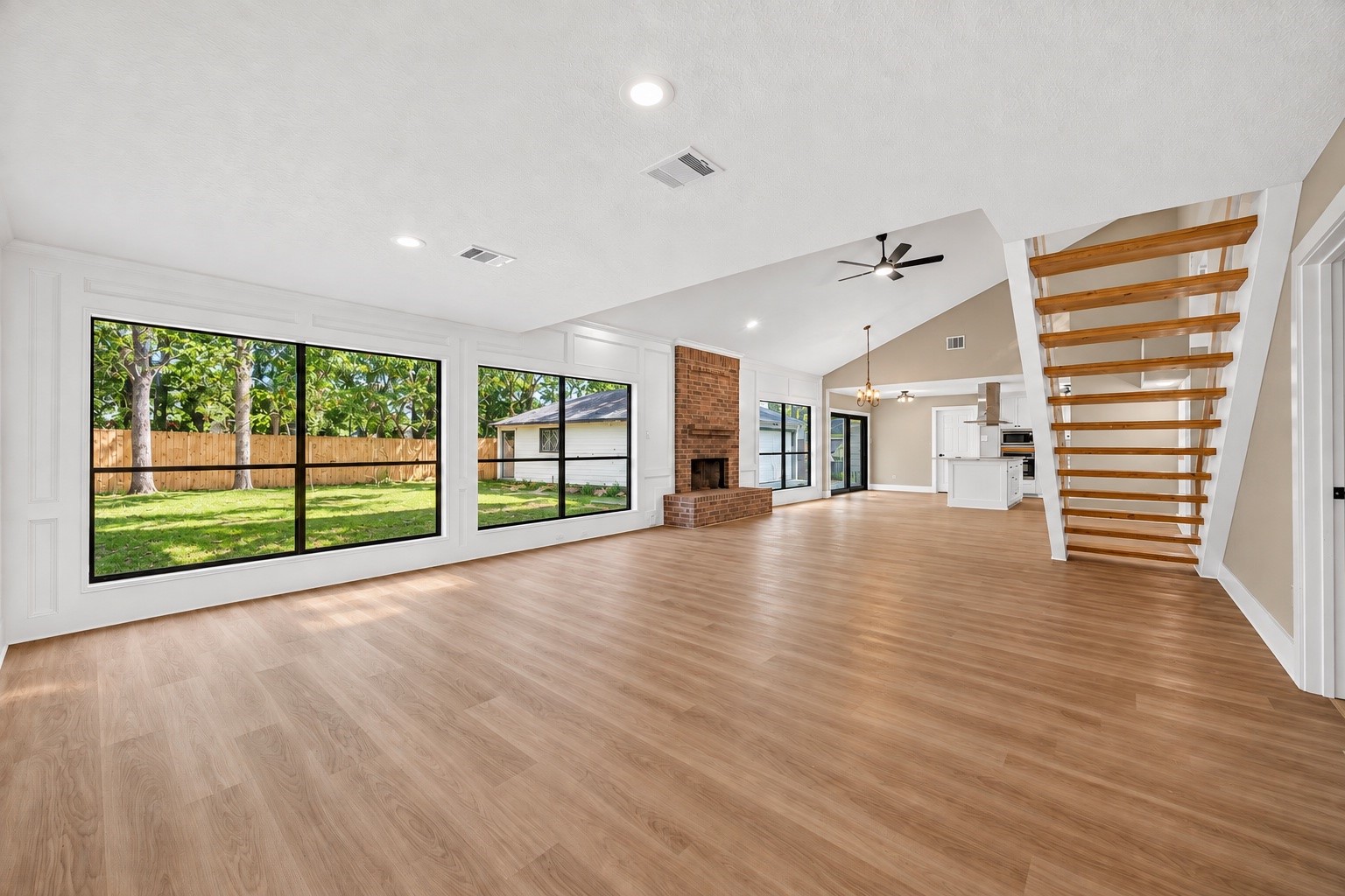 150 Park Way Property Photo 5