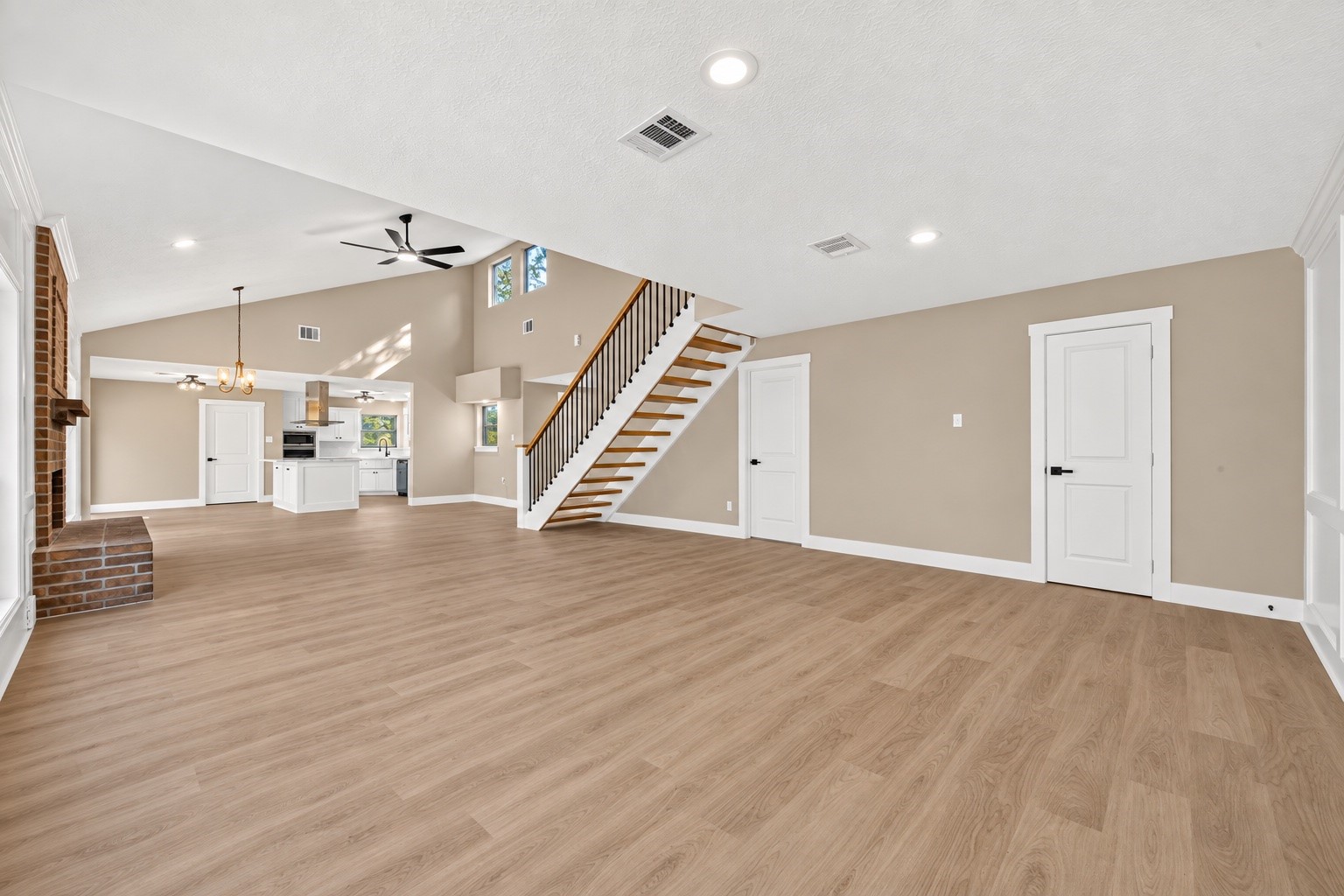 150 Park Way Property Photo 6