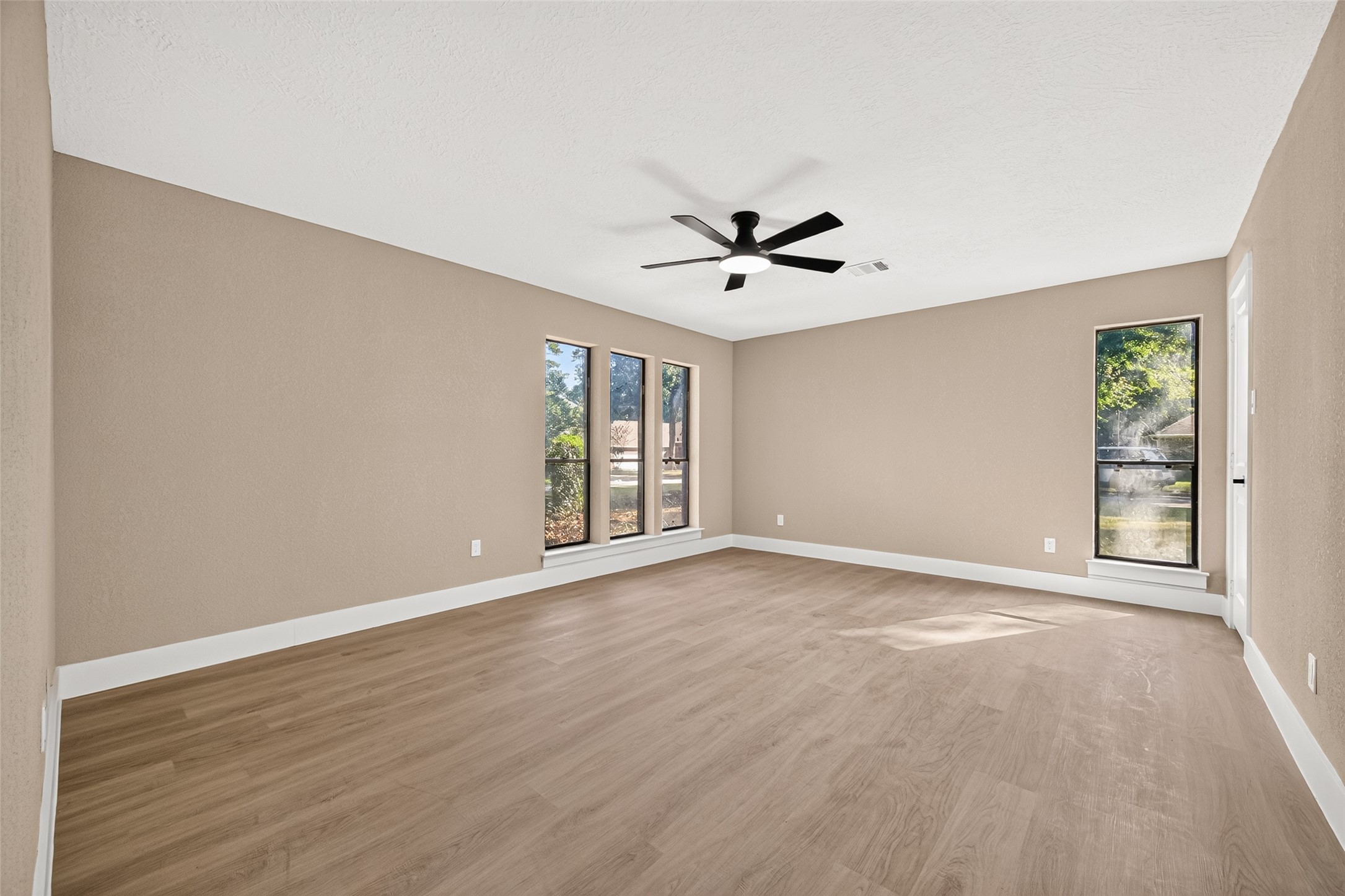 150 Park Way Property Photo 11