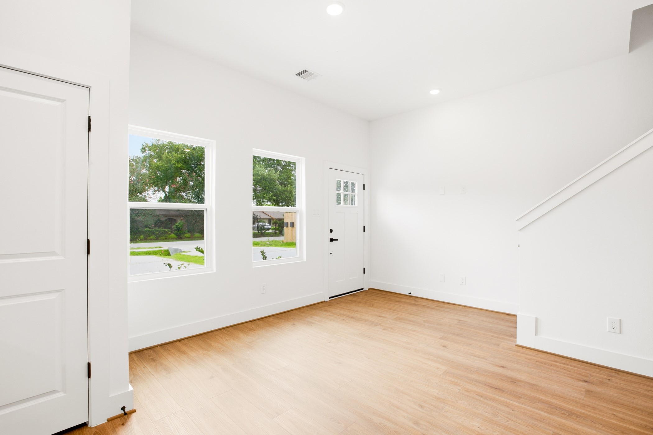 7841 Sunnyhill Street B Property Photo 7