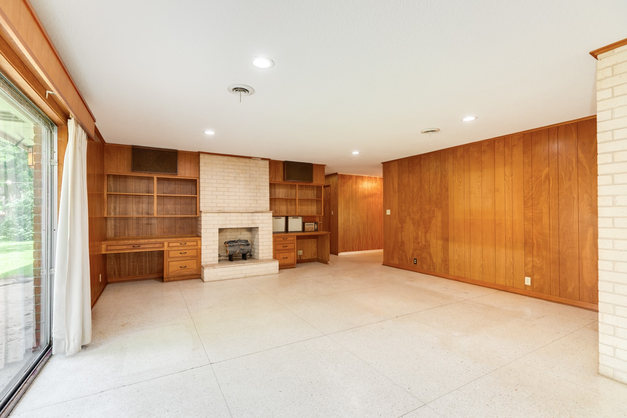 120 Southern Oaks Drive Property Photo 13