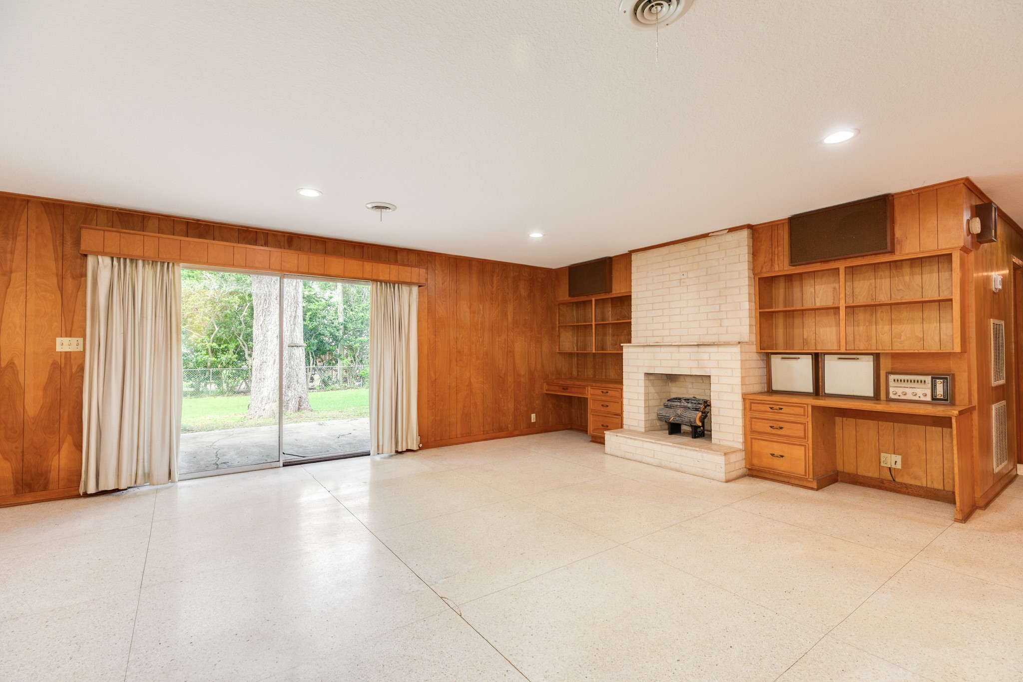 120 Southern Oaks Drive Property Photo 15
