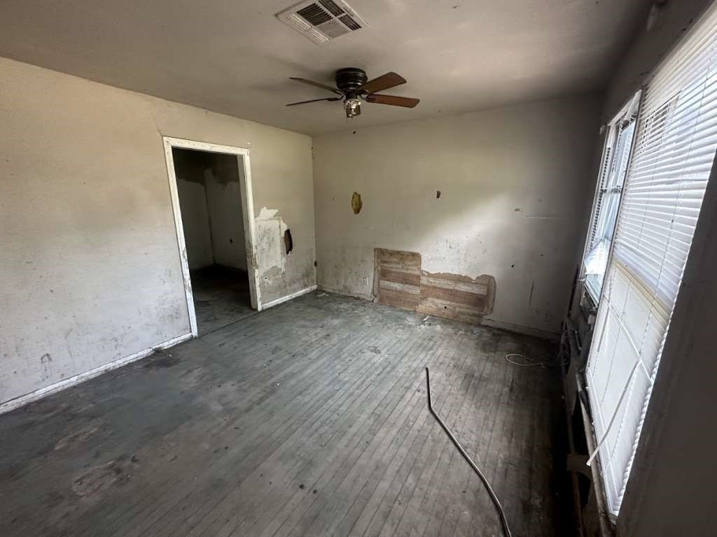 312 Mistletoe Drive Property Photo 4