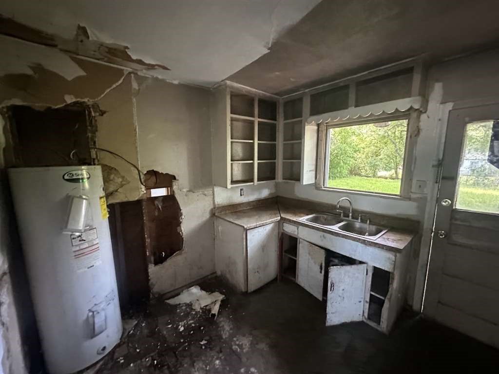 312 Mistletoe Drive Property Photo 6