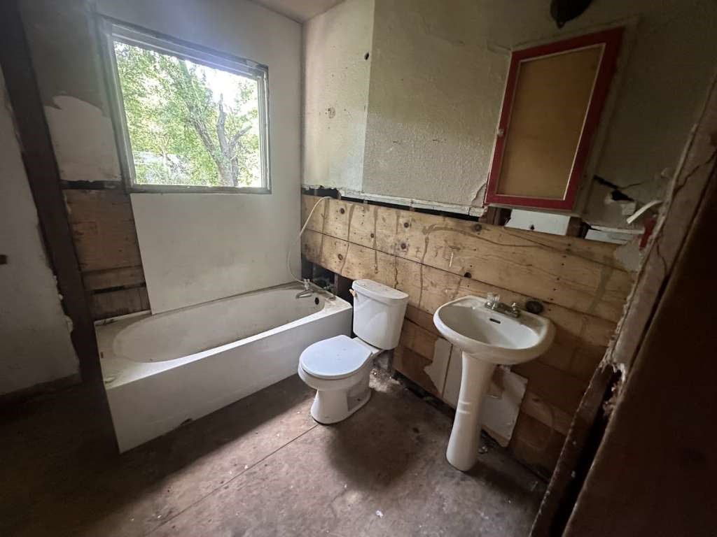 312 Mistletoe Drive Property Photo 10