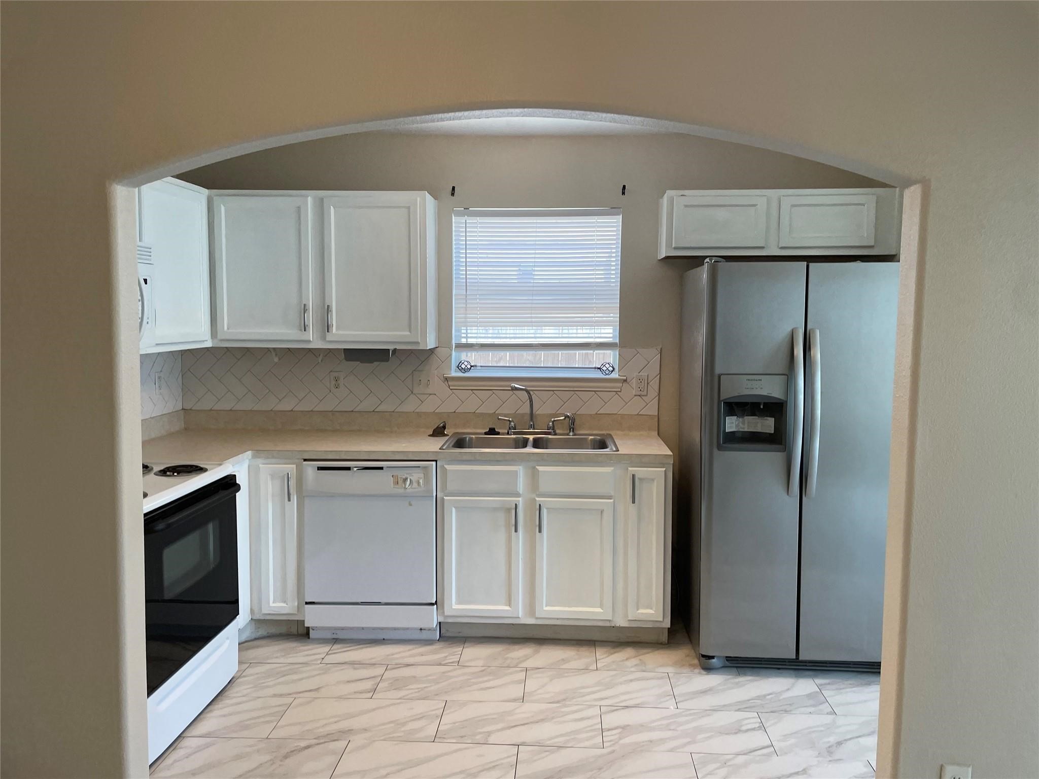 12418 Sunlit Wood Way Property Photo 2