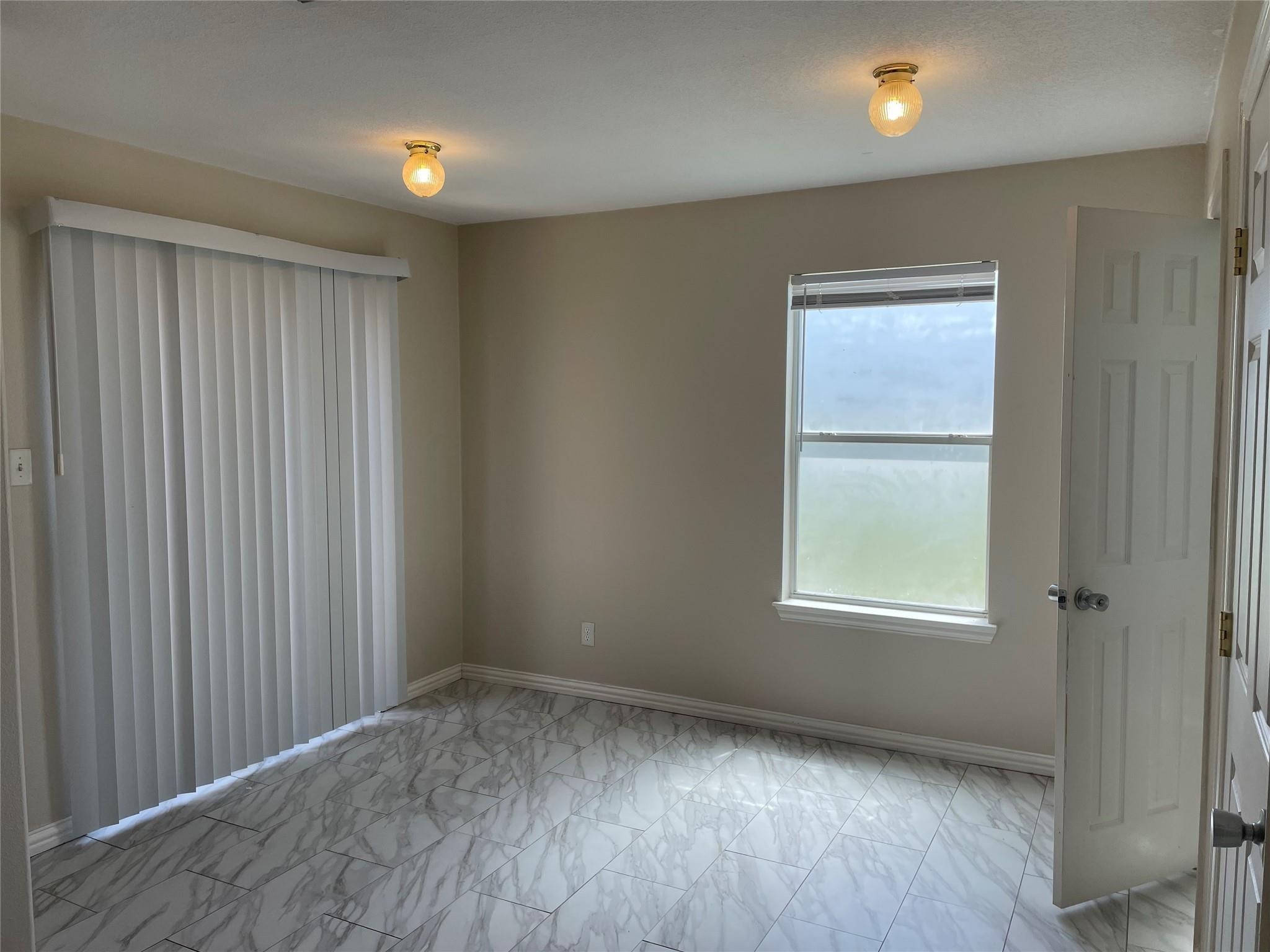 12418 Sunlit Wood Way Property Photo 4