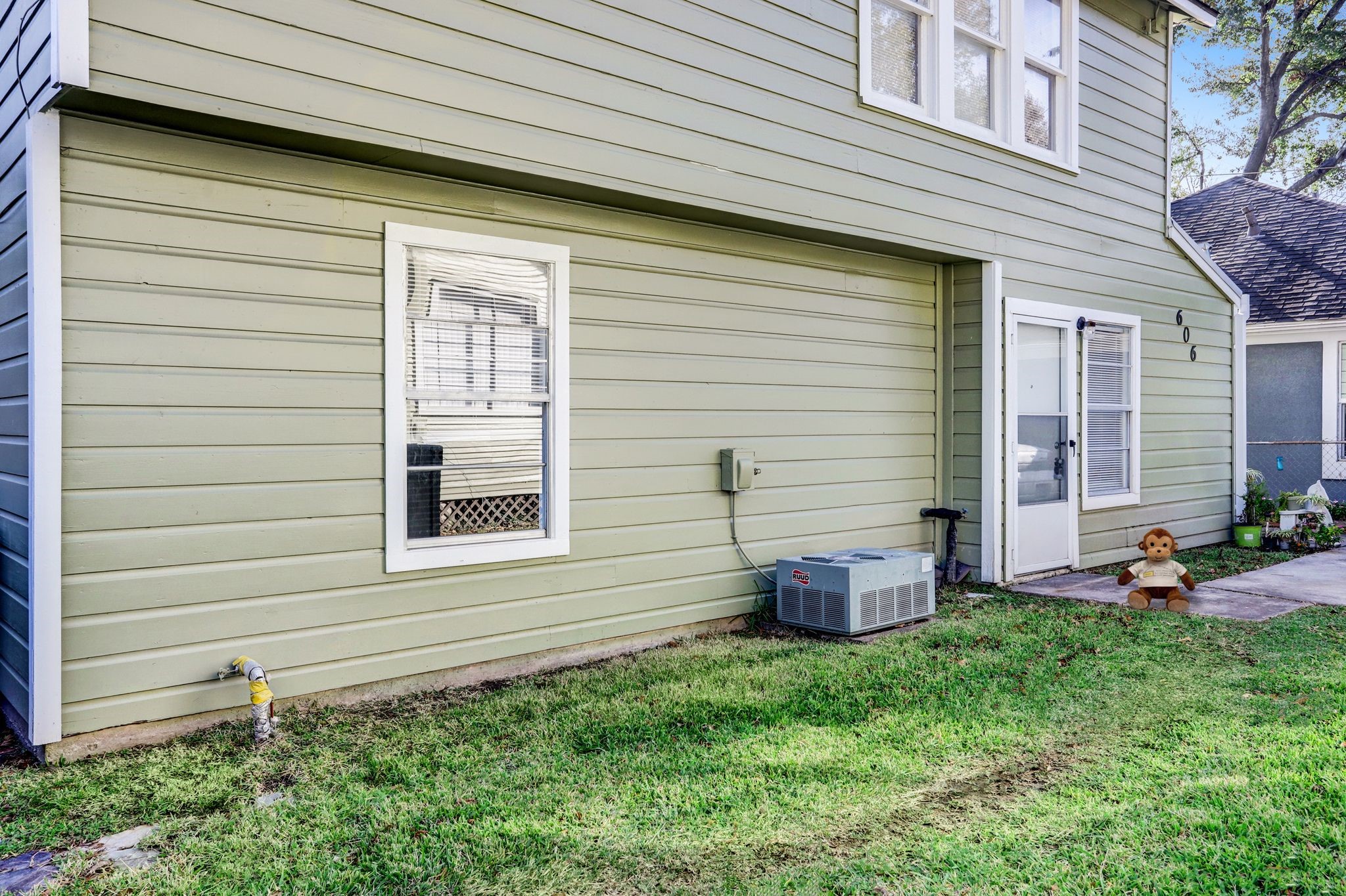 606 Enid Street 1/2a Property Photo 4
