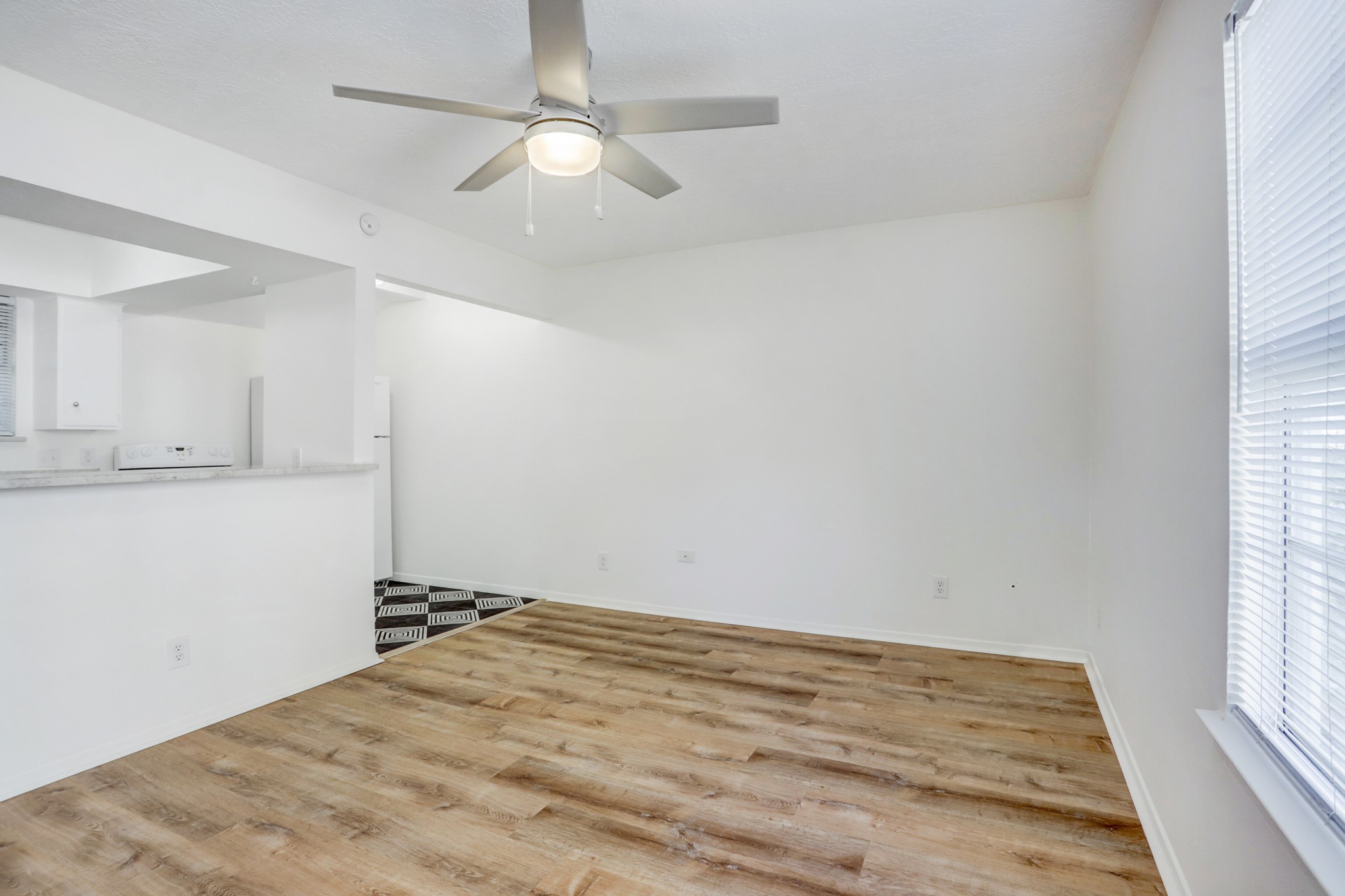 606 Enid Street 1/2a Property Photo 6