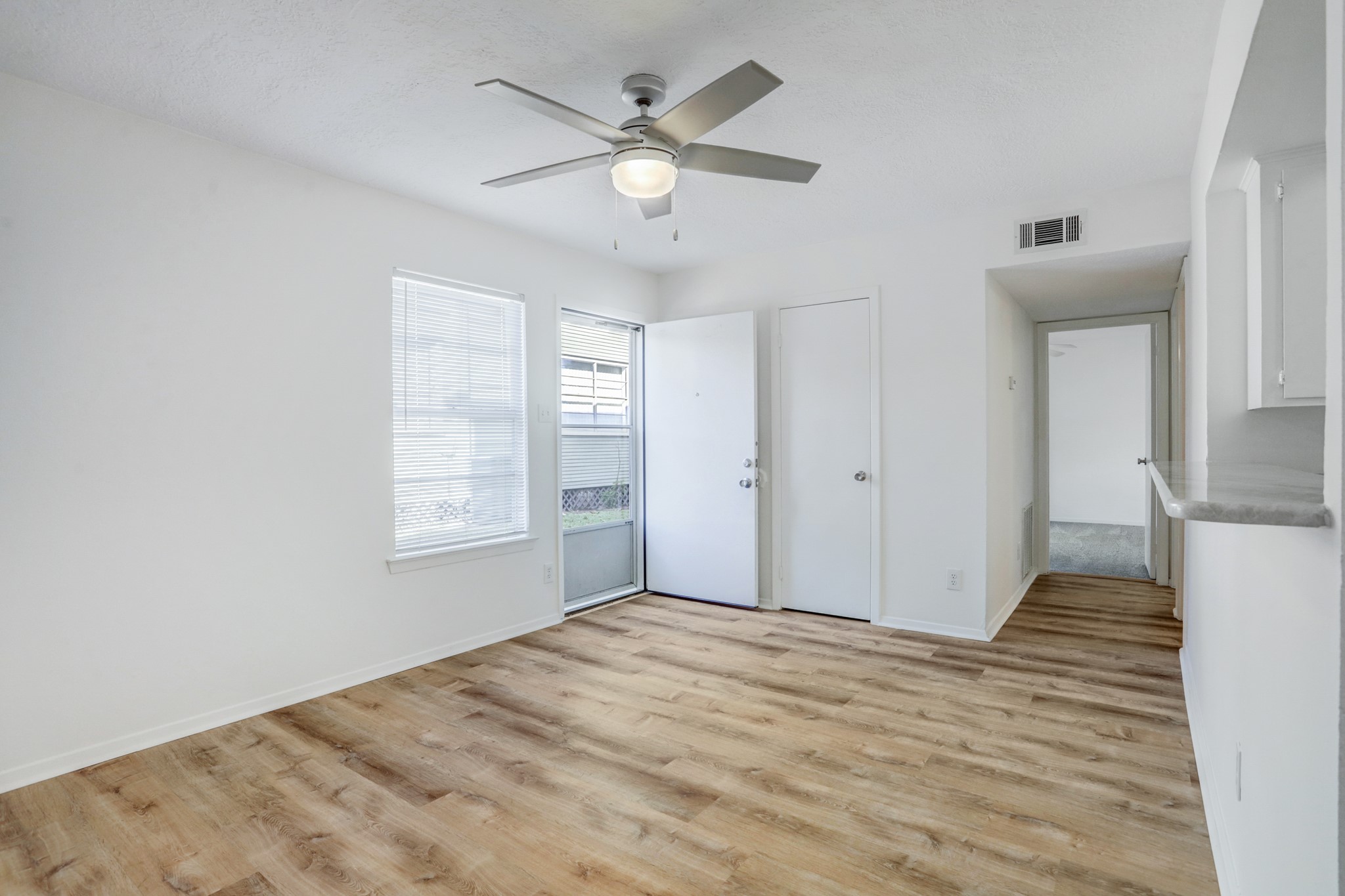 606 Enid Street 1/2a Property Photo 7