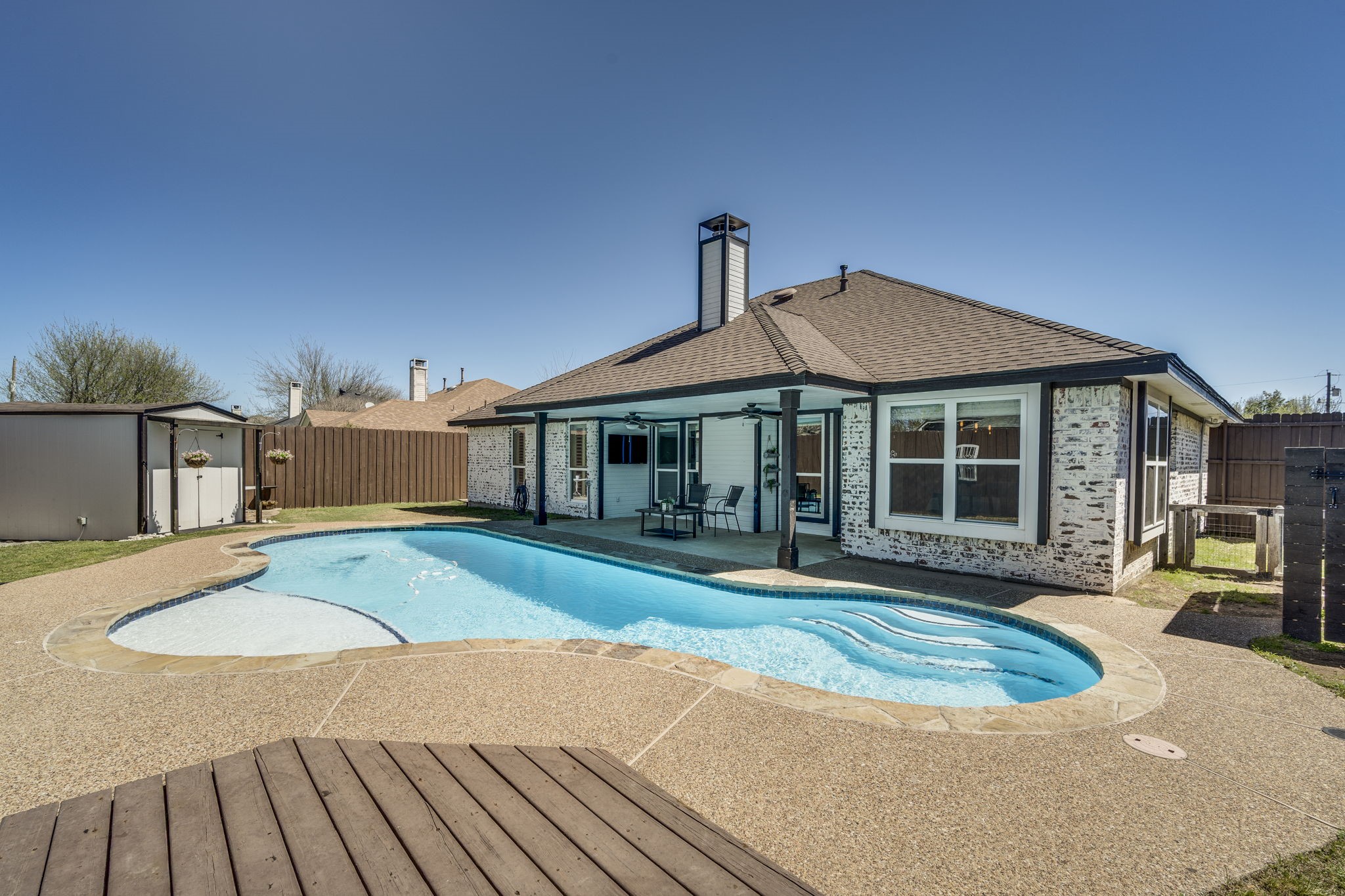305 Modene Avenue