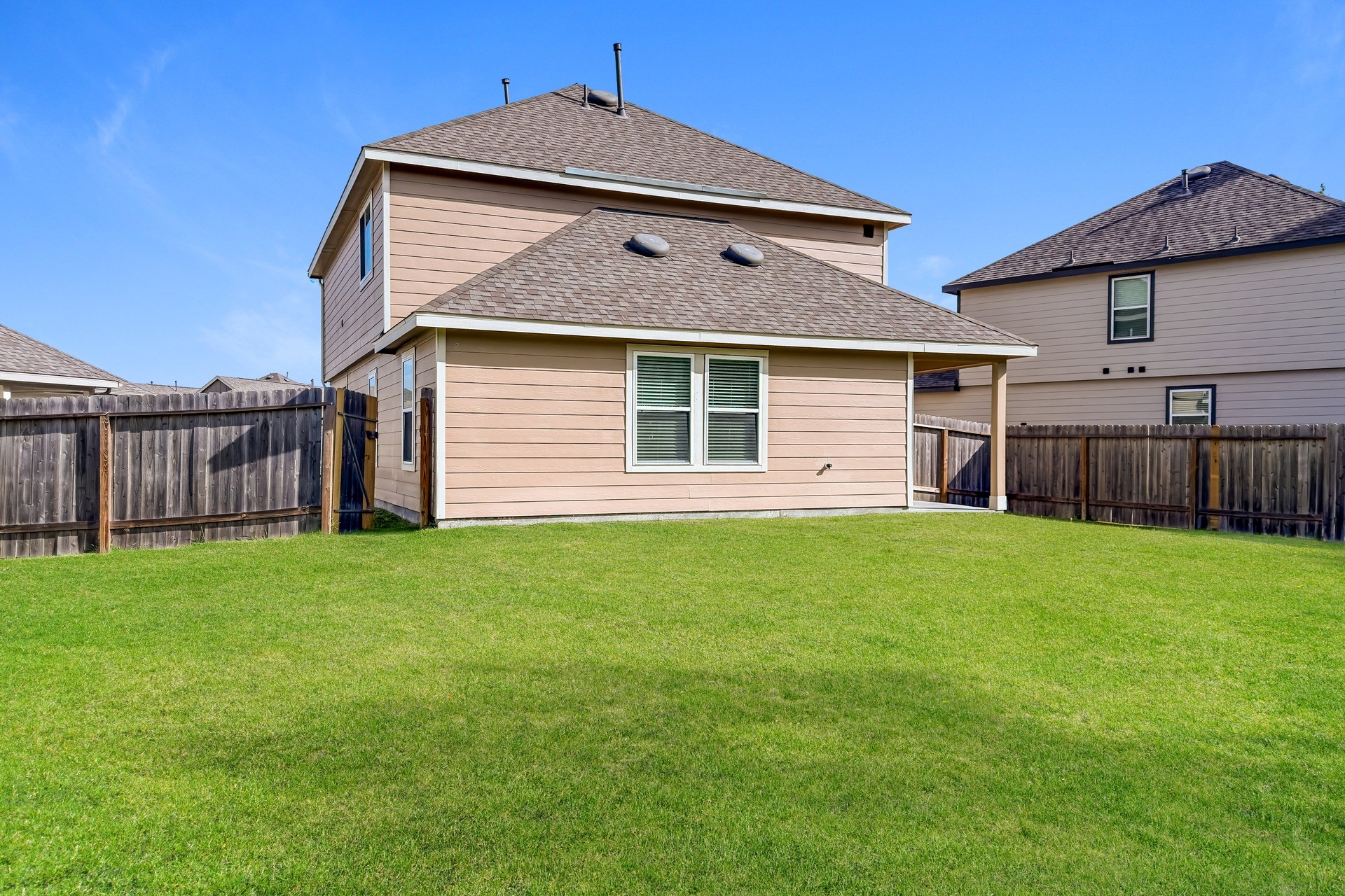 2401 Flathead Drive Property Photo 3