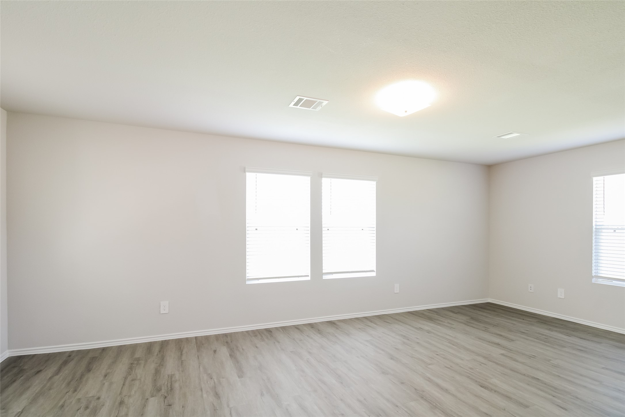 2401 Flathead Drive Property Photo 6