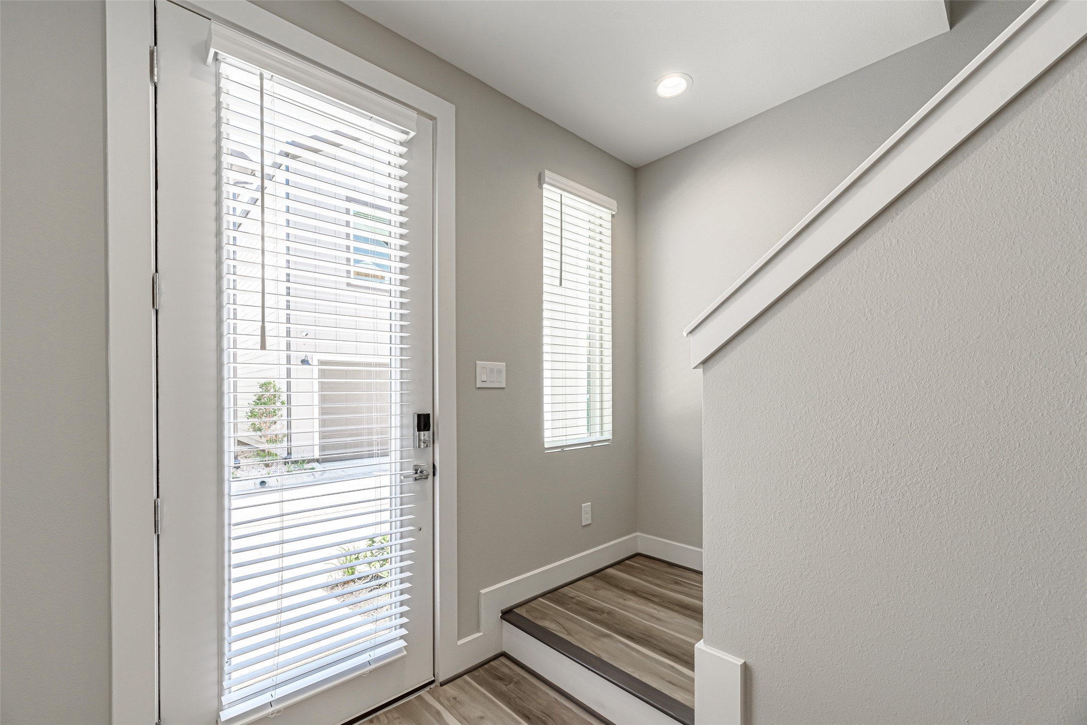 240 Julia Street D Property Photo 3