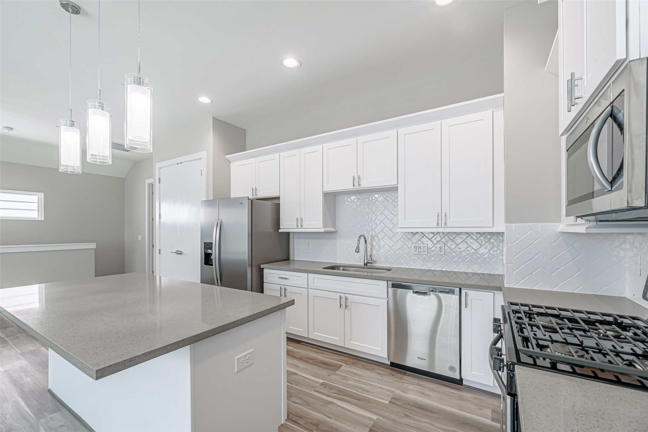 240 Julia Street D Property Photo 6