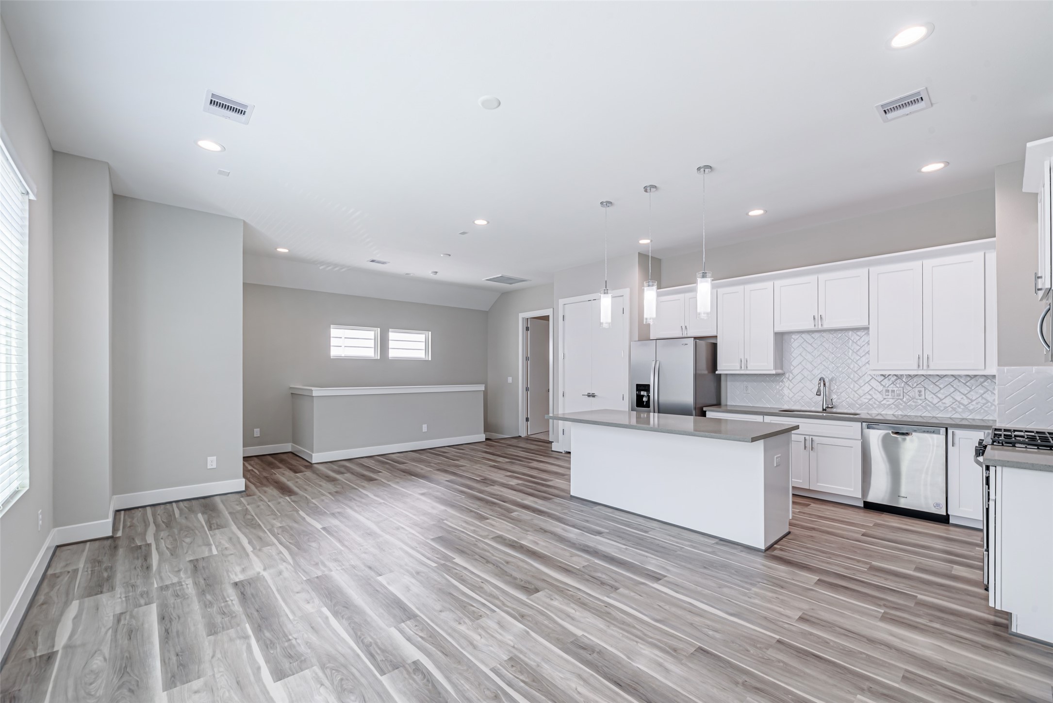 240 Julia Street D Property Photo 8