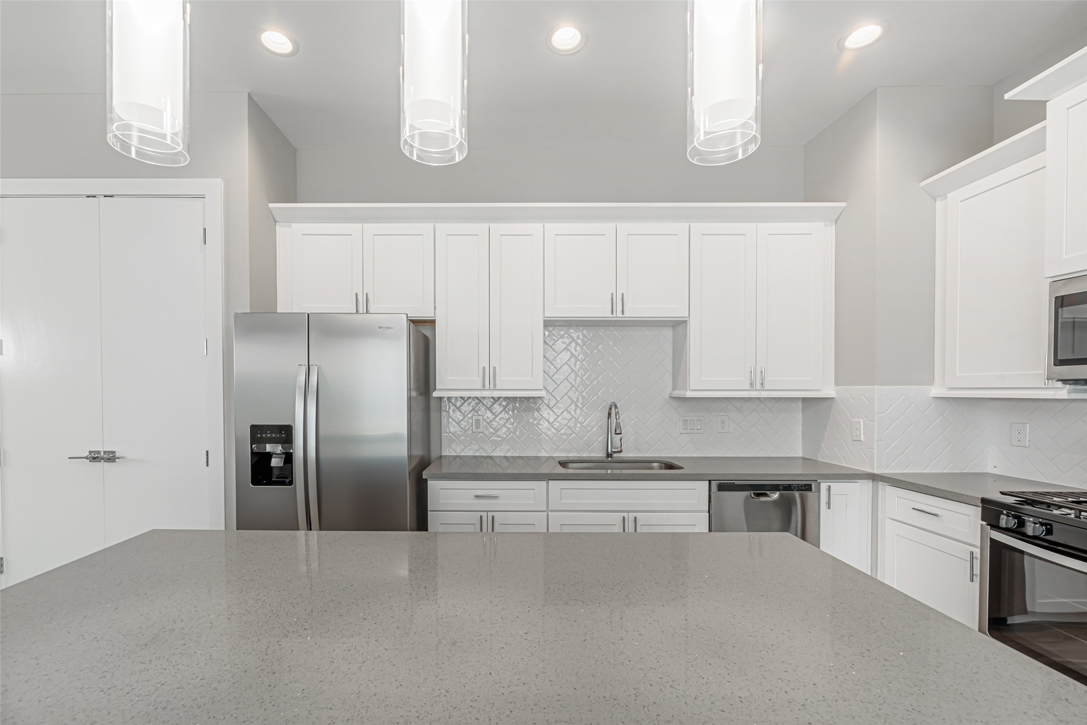 240 Julia Street D Property Photo 10