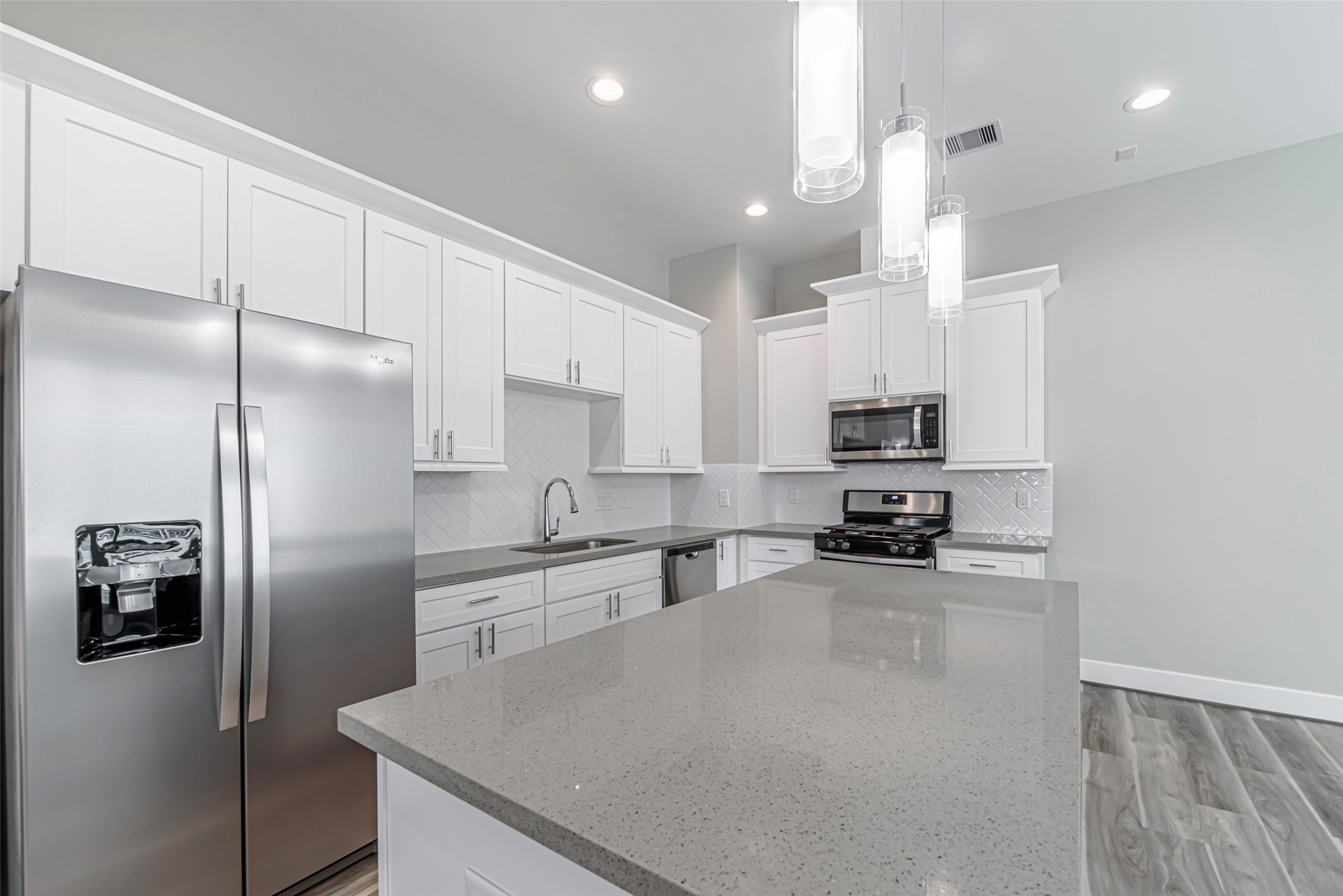 240 Julia Street D Property Photo 12