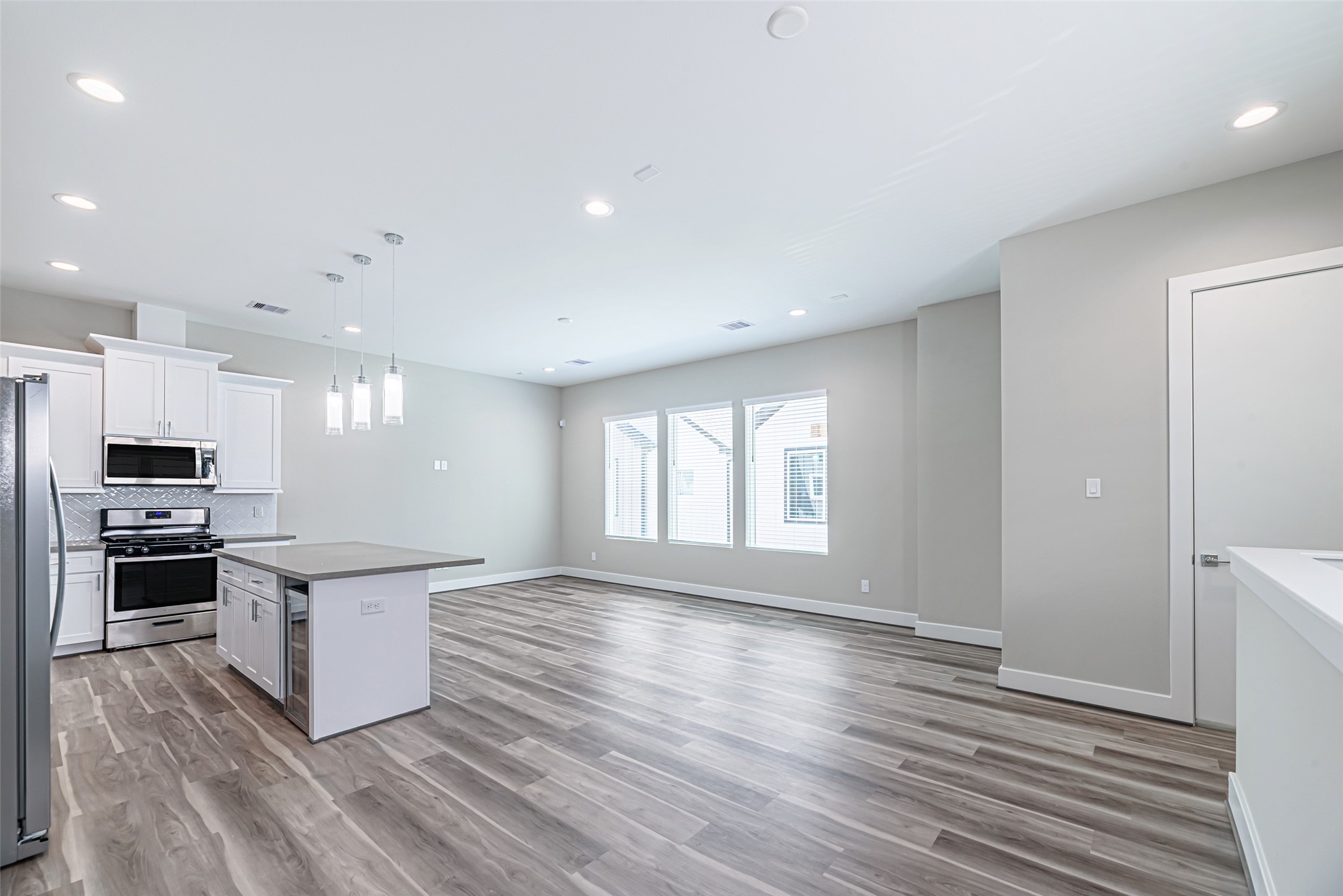 240 Julia Street D Property Photo 13