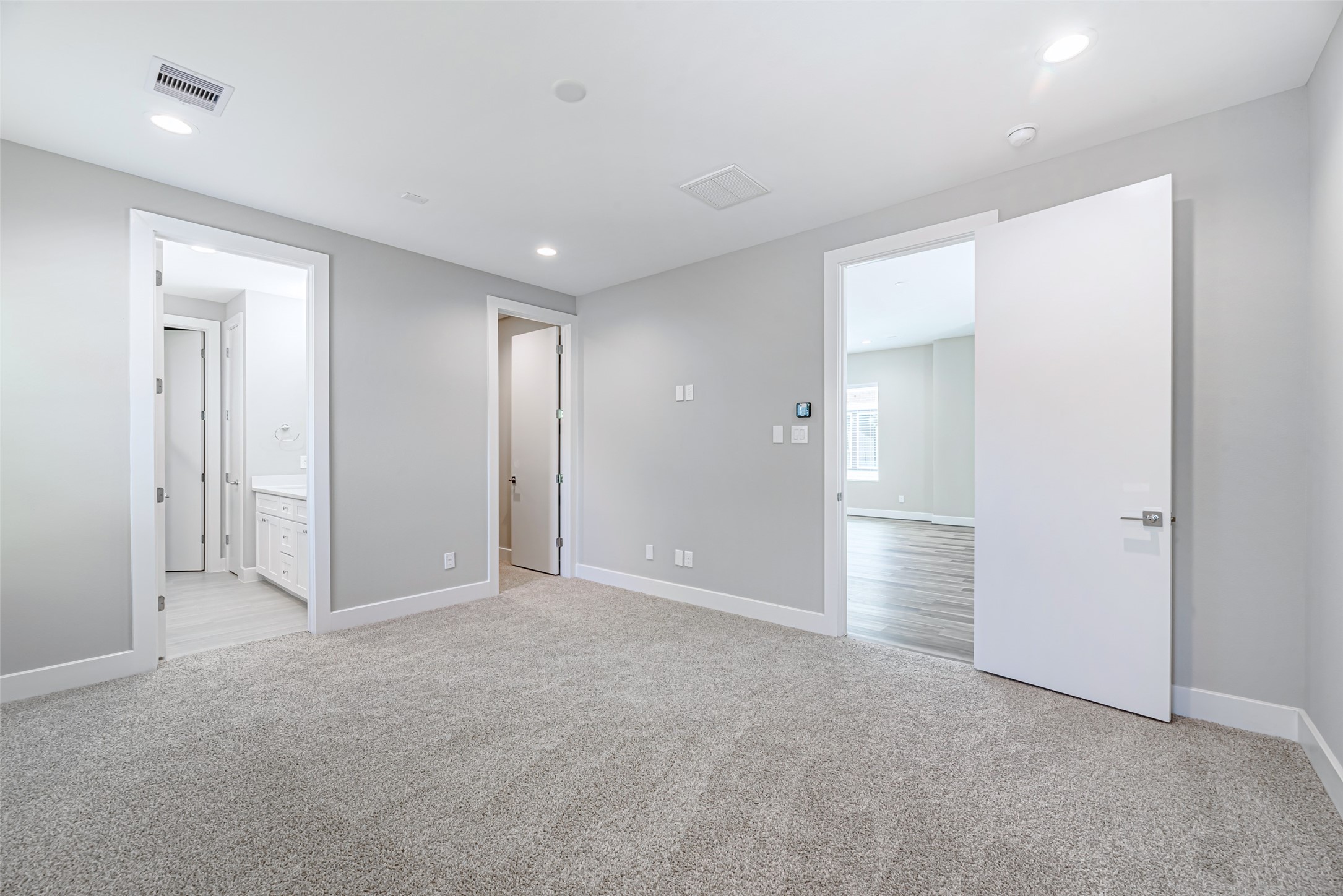 240 Julia Street D Property Photo 14