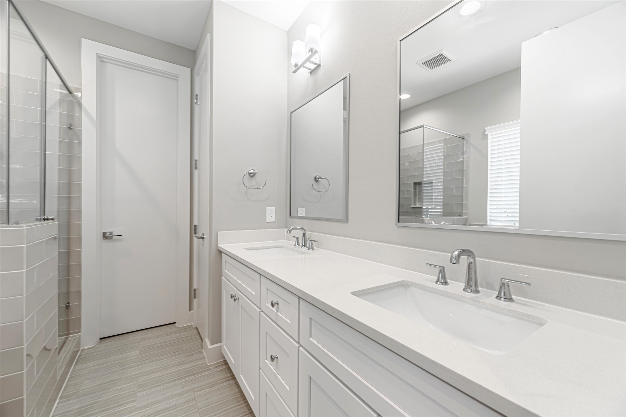 240 Julia Street D Property Photo 18