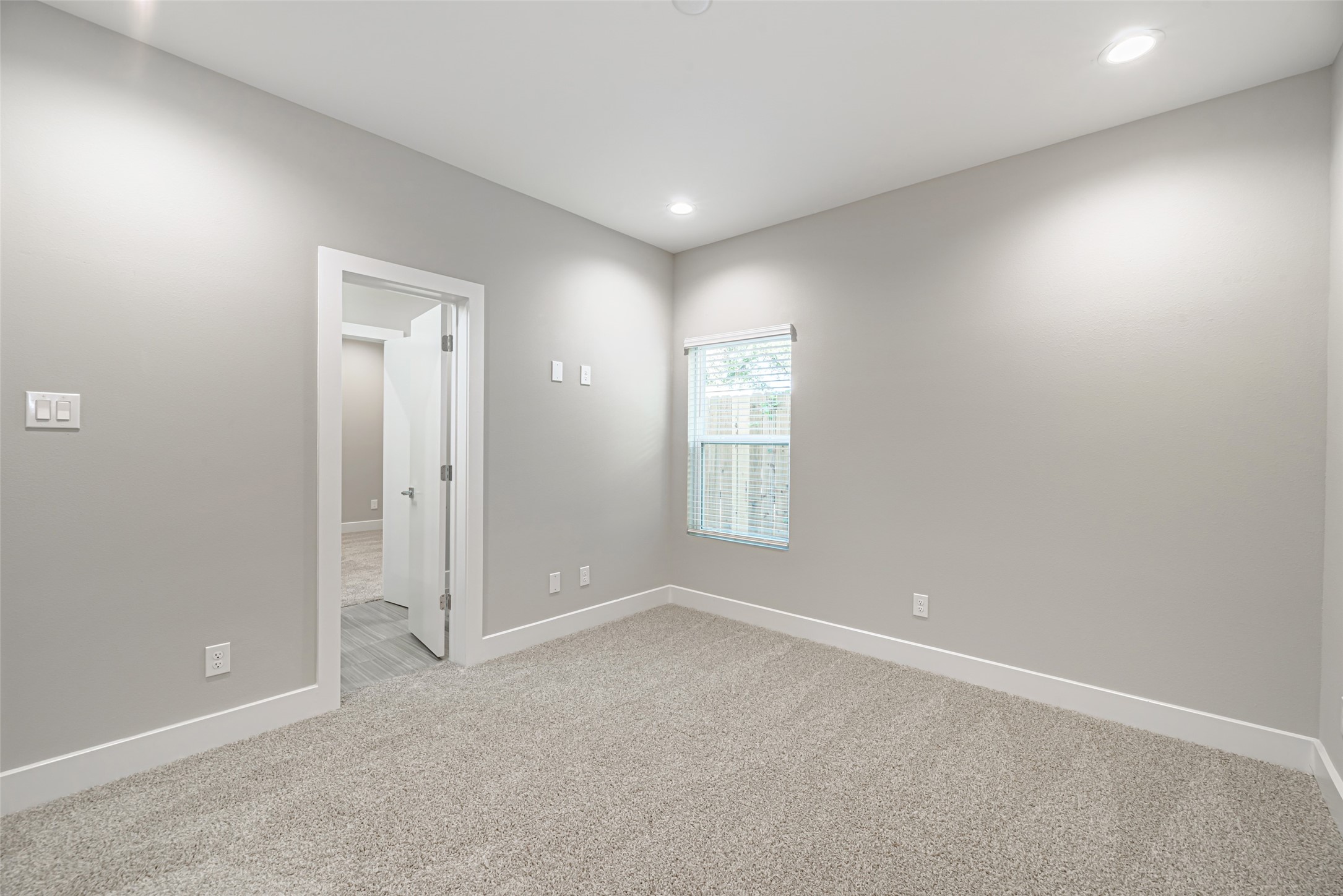 240 Julia Street D Property Photo 28