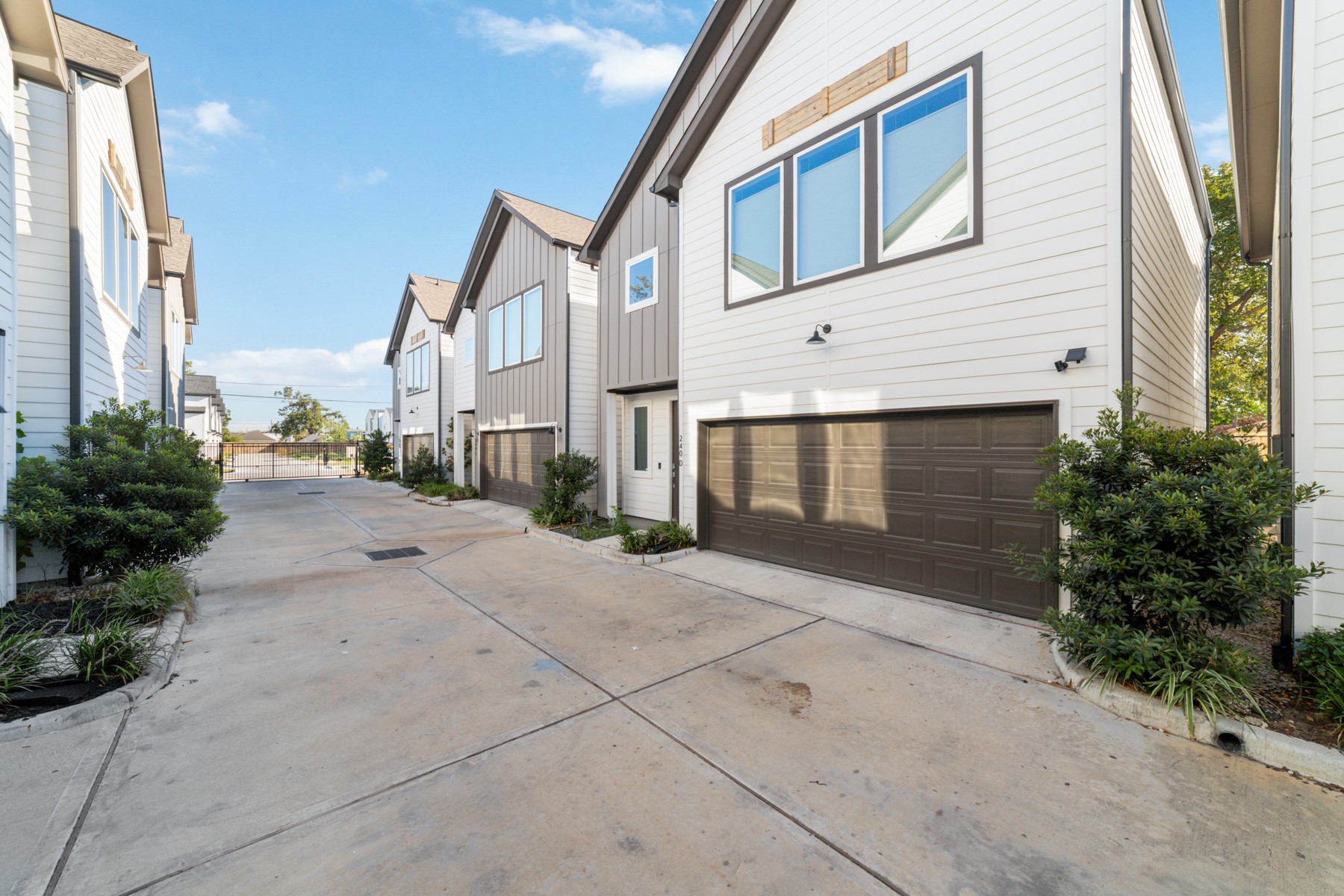 240 Julia Street D Property Photo 34