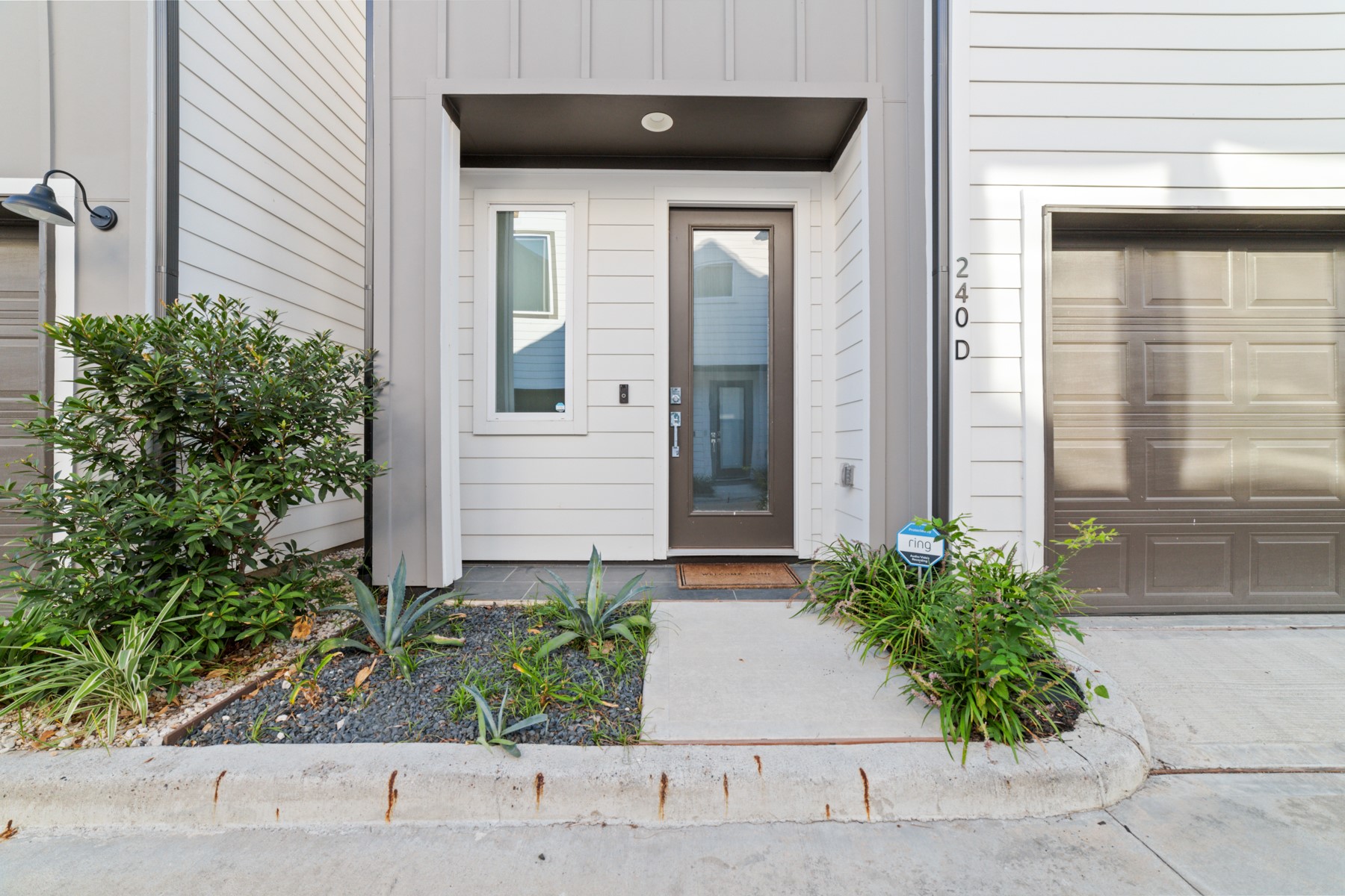 240 Julia Street D Property Photo 36