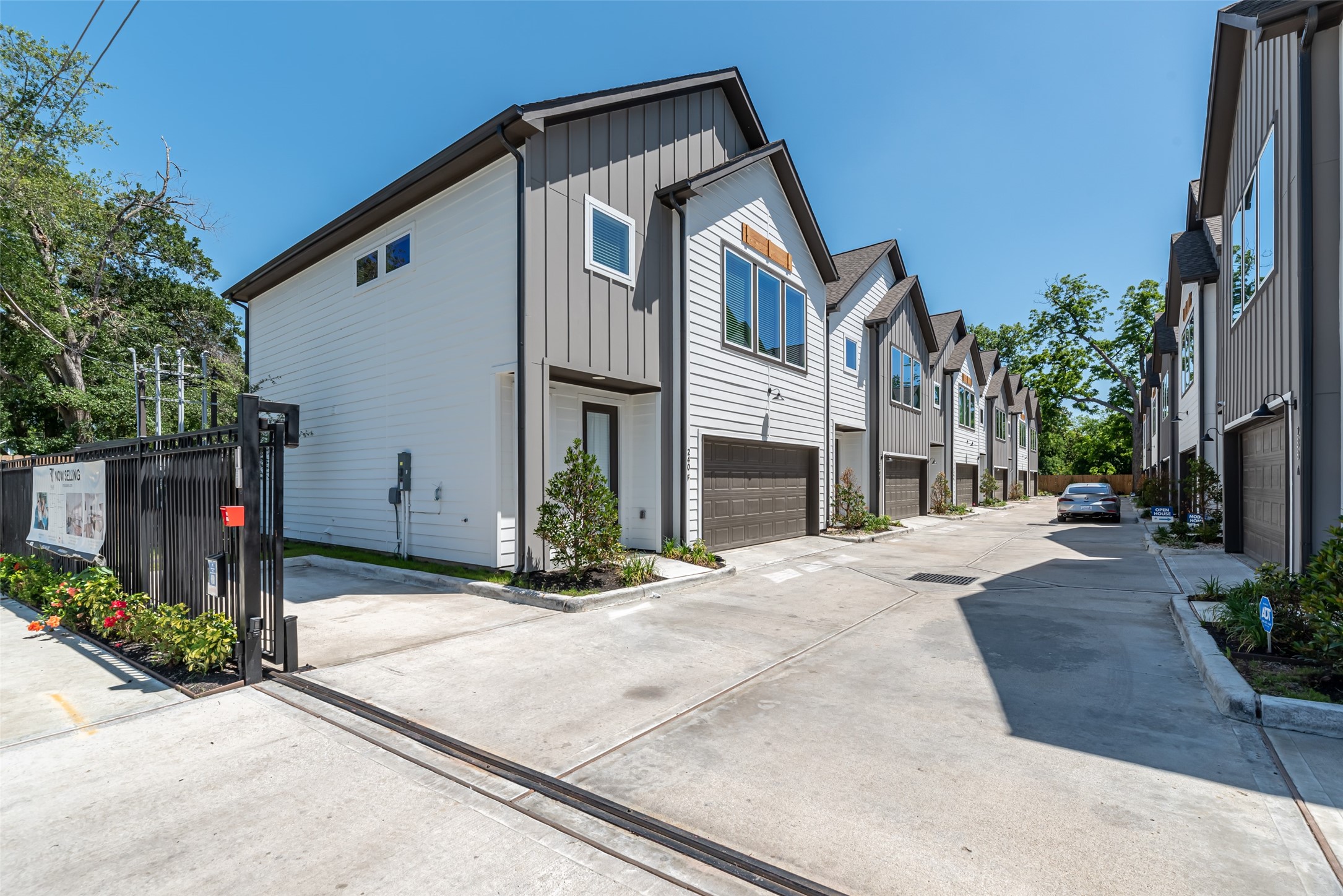 240 Julia Street D Property Photo 37