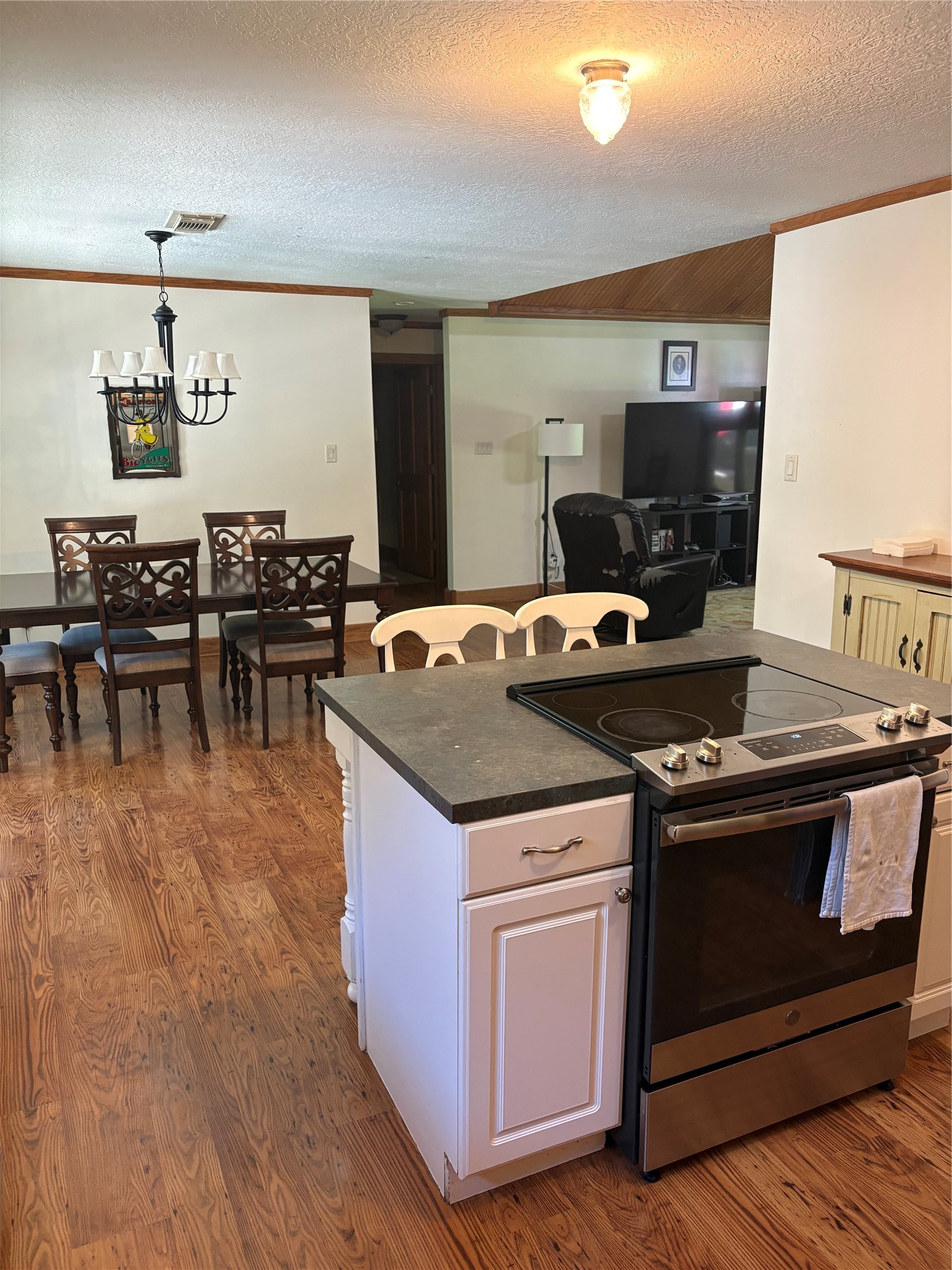 165 Ivory Tower Property Photo 8