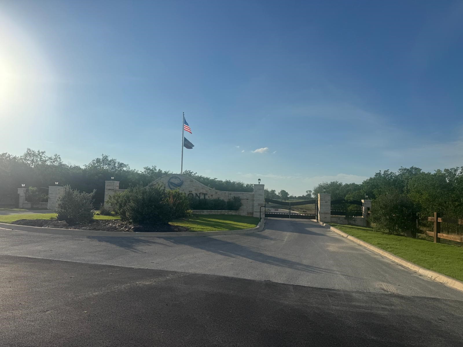 1 Water Front Clb Dr Property Photo 2