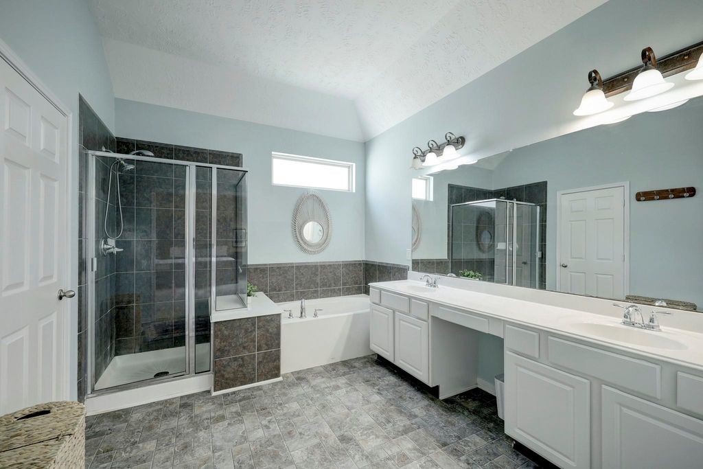 3323 Masters Point Drive Property Photo 19