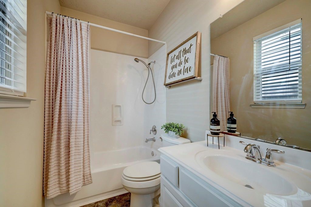 3323 Masters Point Drive Property Photo 23