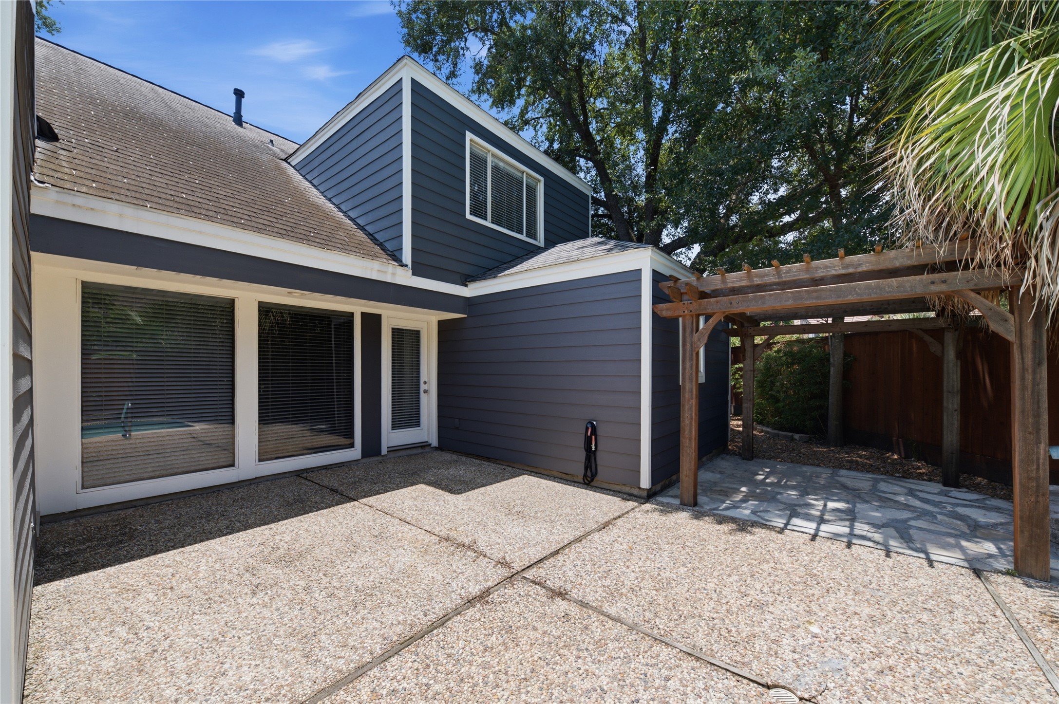 703 Queensmill Court Property Photo 36