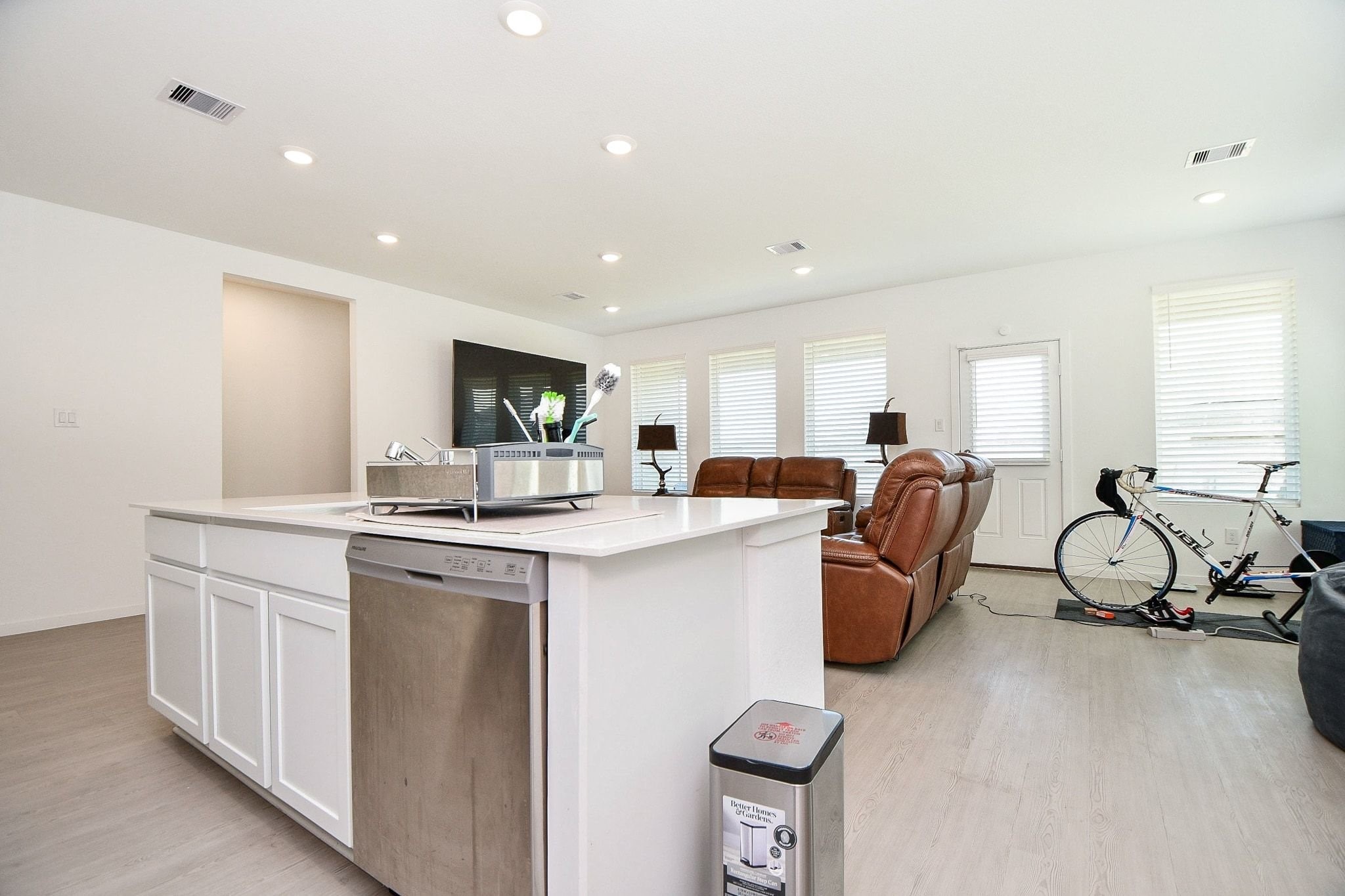 26610 Coast Redwood Drive Property Photo 10