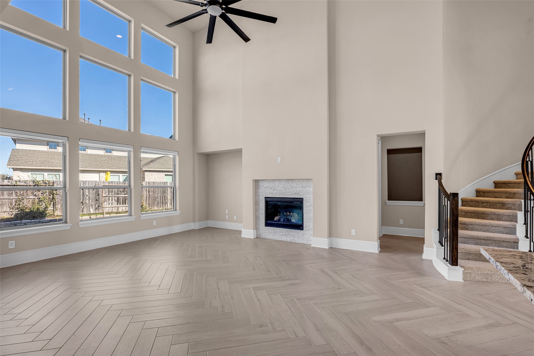 2718 Newbury Island Lane Property Photo 4