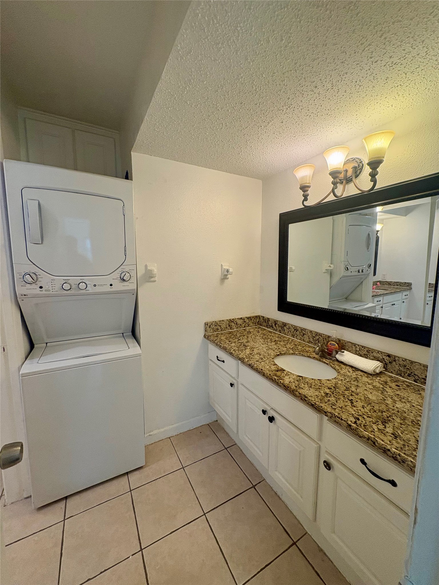 2744 Briarhurst Drive 38 Property Photo 12