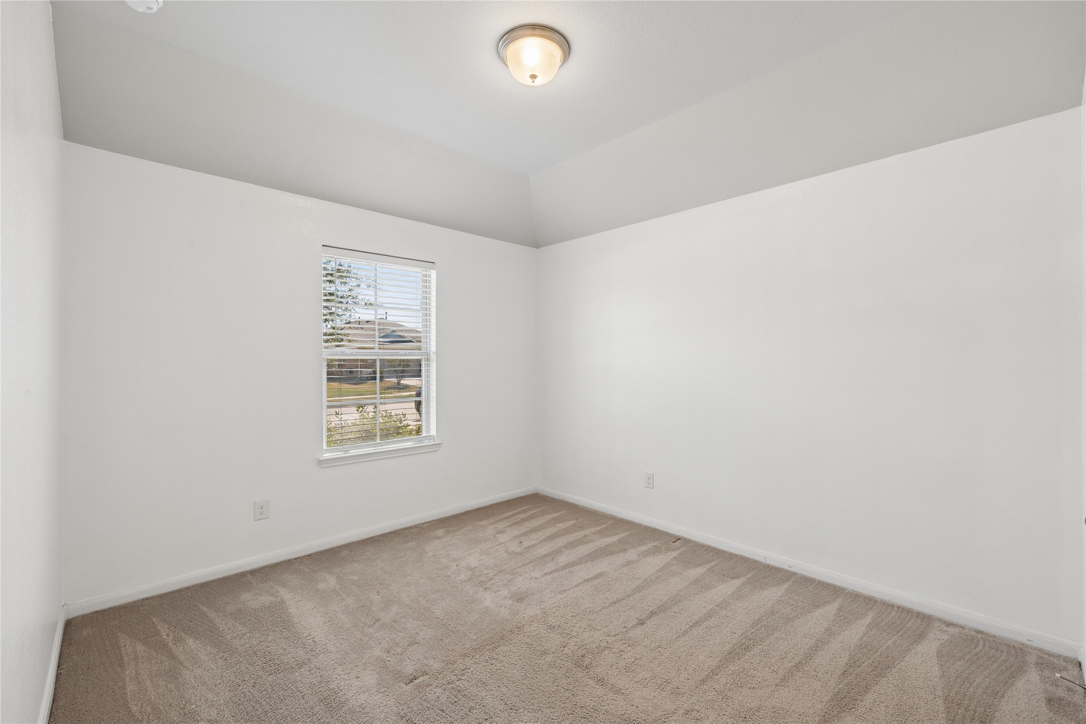 2111 Levant Lane Property Photo 4