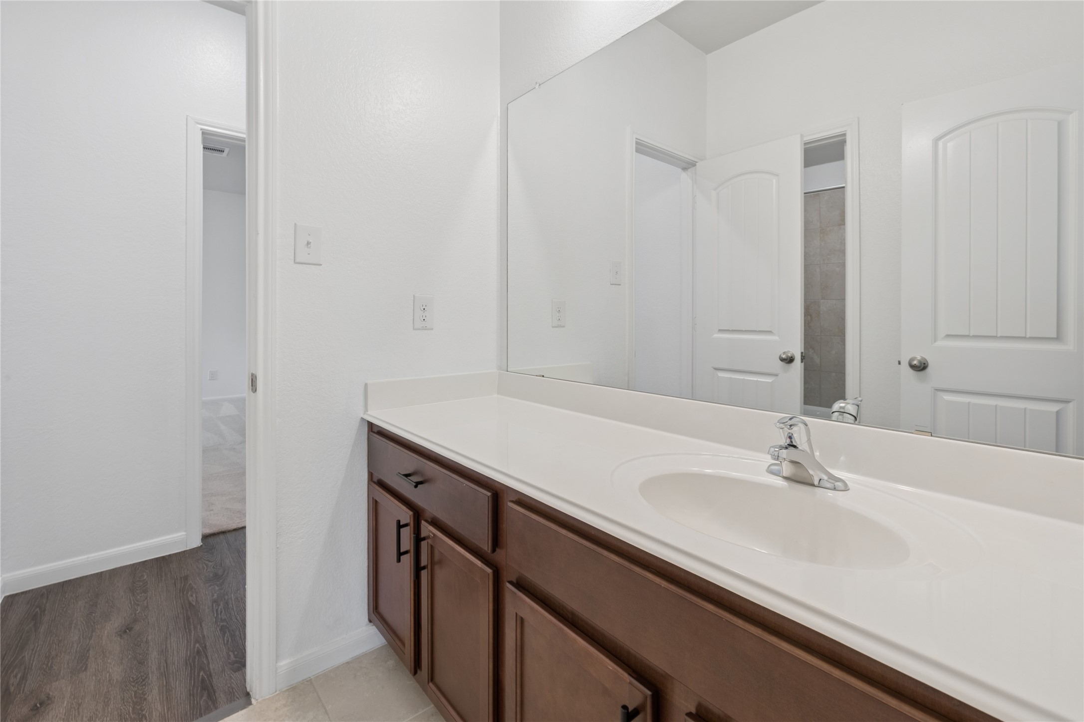 2111 Levant Lane Property Photo 5
