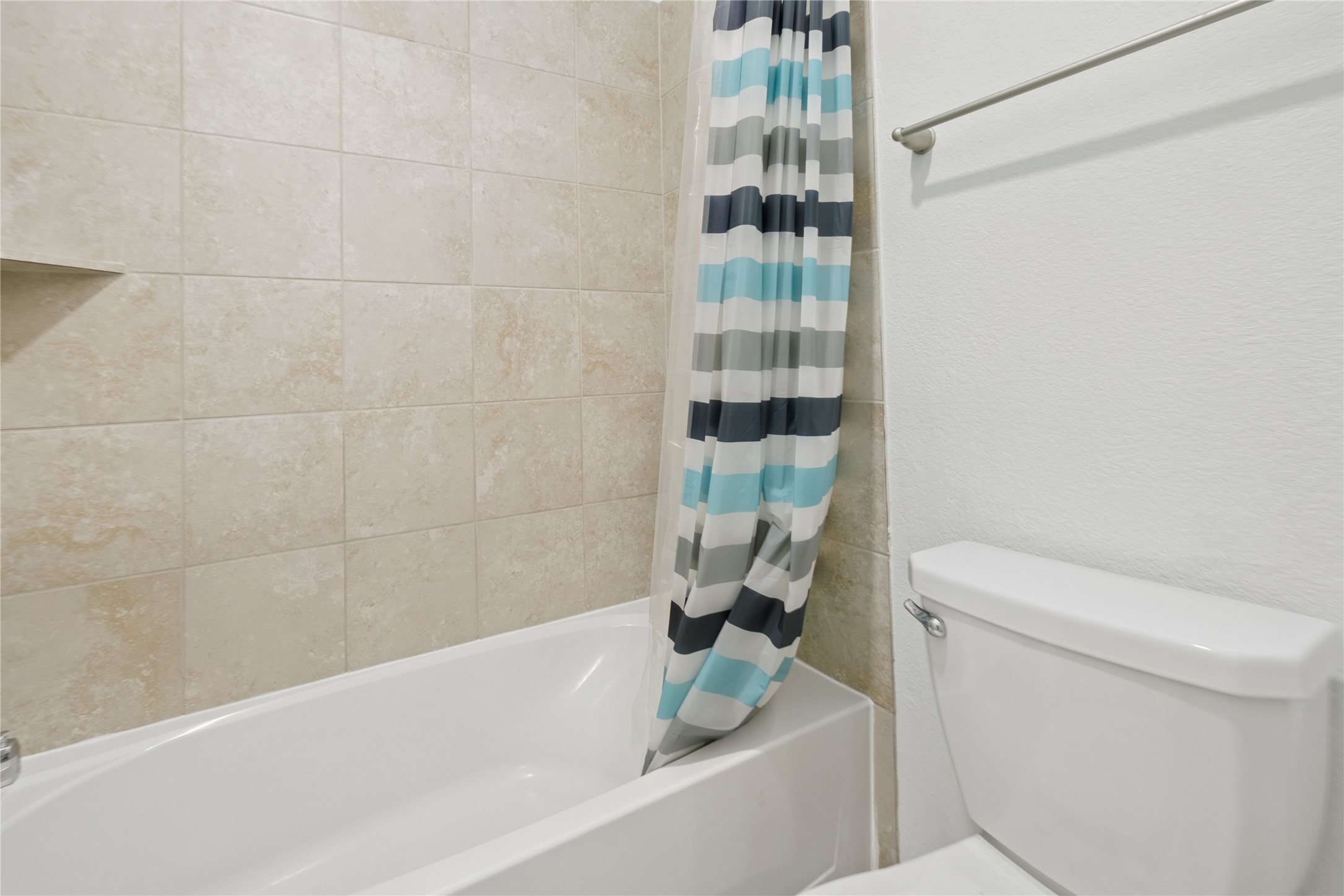 2111 Levant Lane Property Photo 6