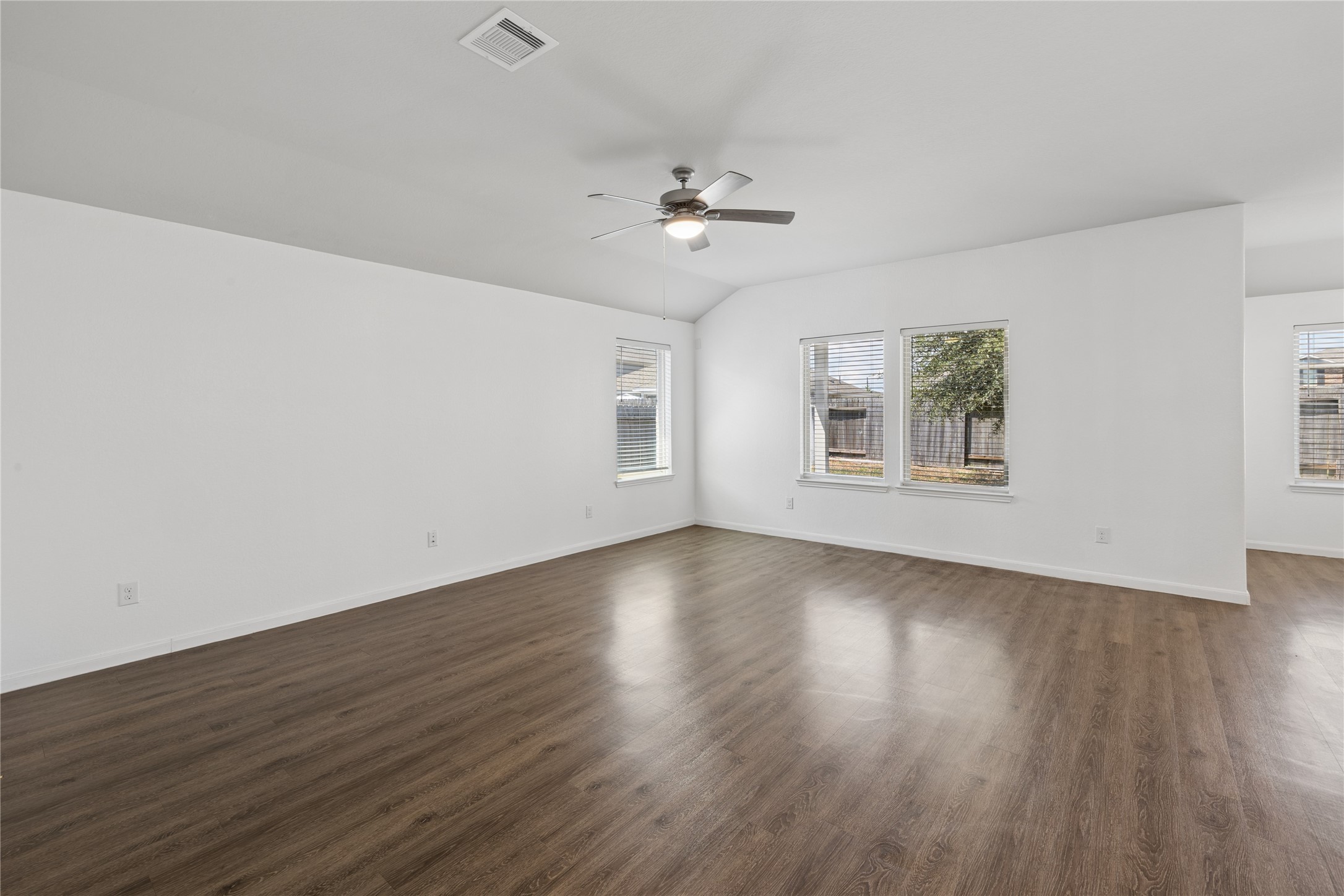 2111 Levant Lane Property Photo 10