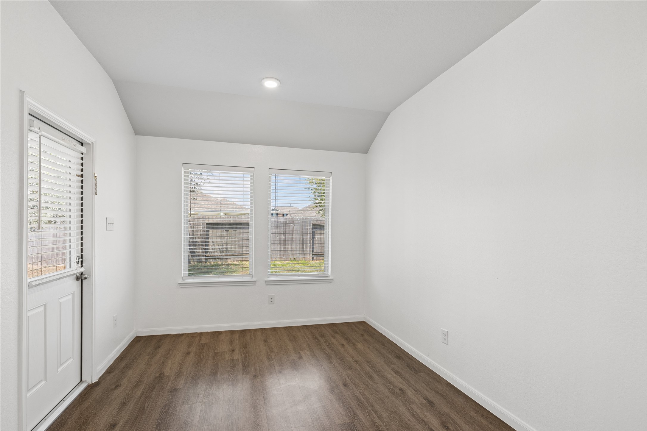 2111 Levant Lane Property Photo 13