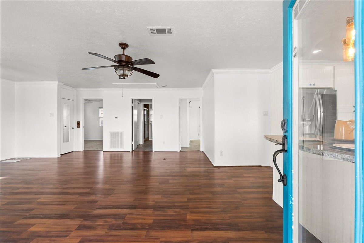 1172 Sailfish Street Property Photo 6