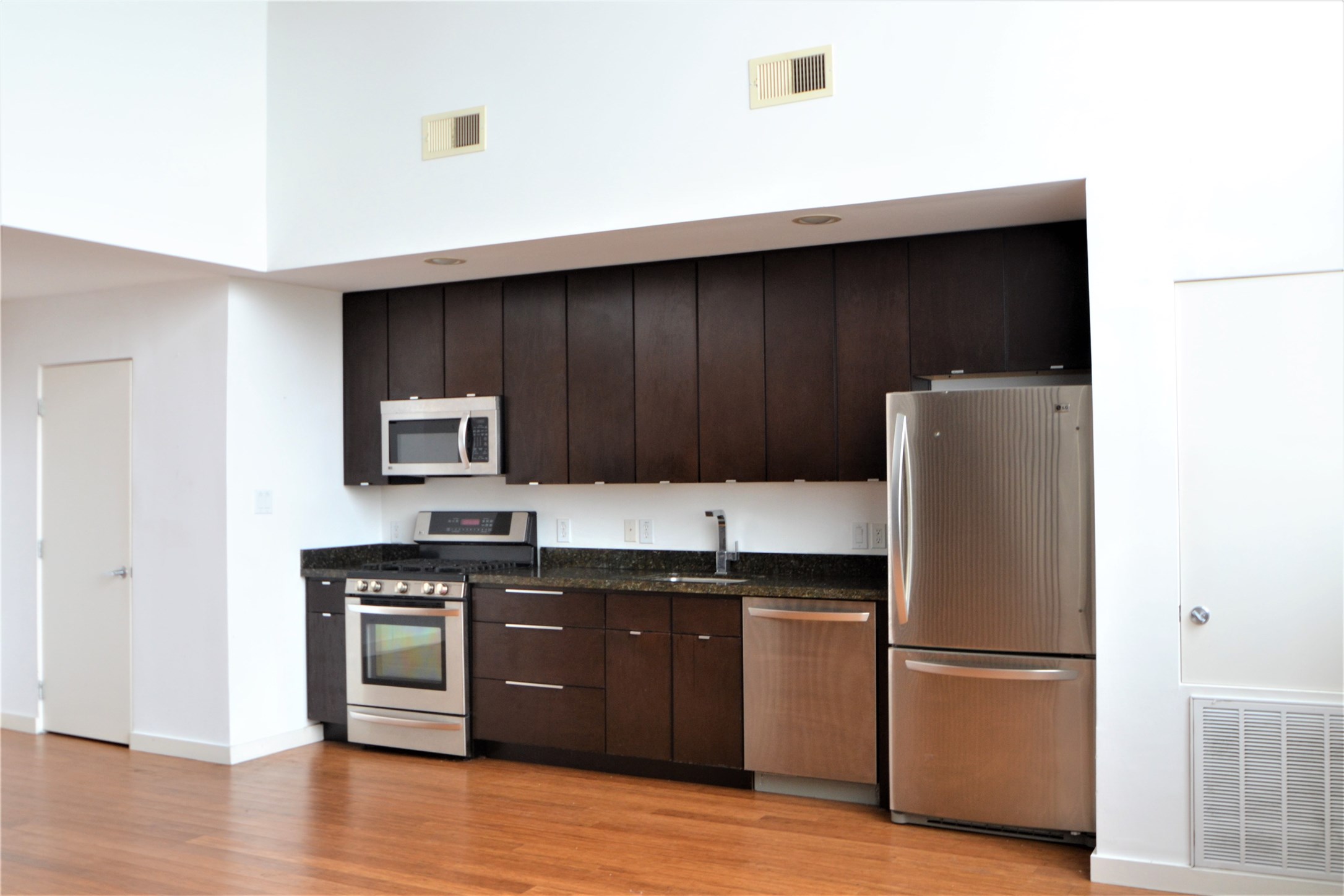 1316 Cleveland A Property Photo 5