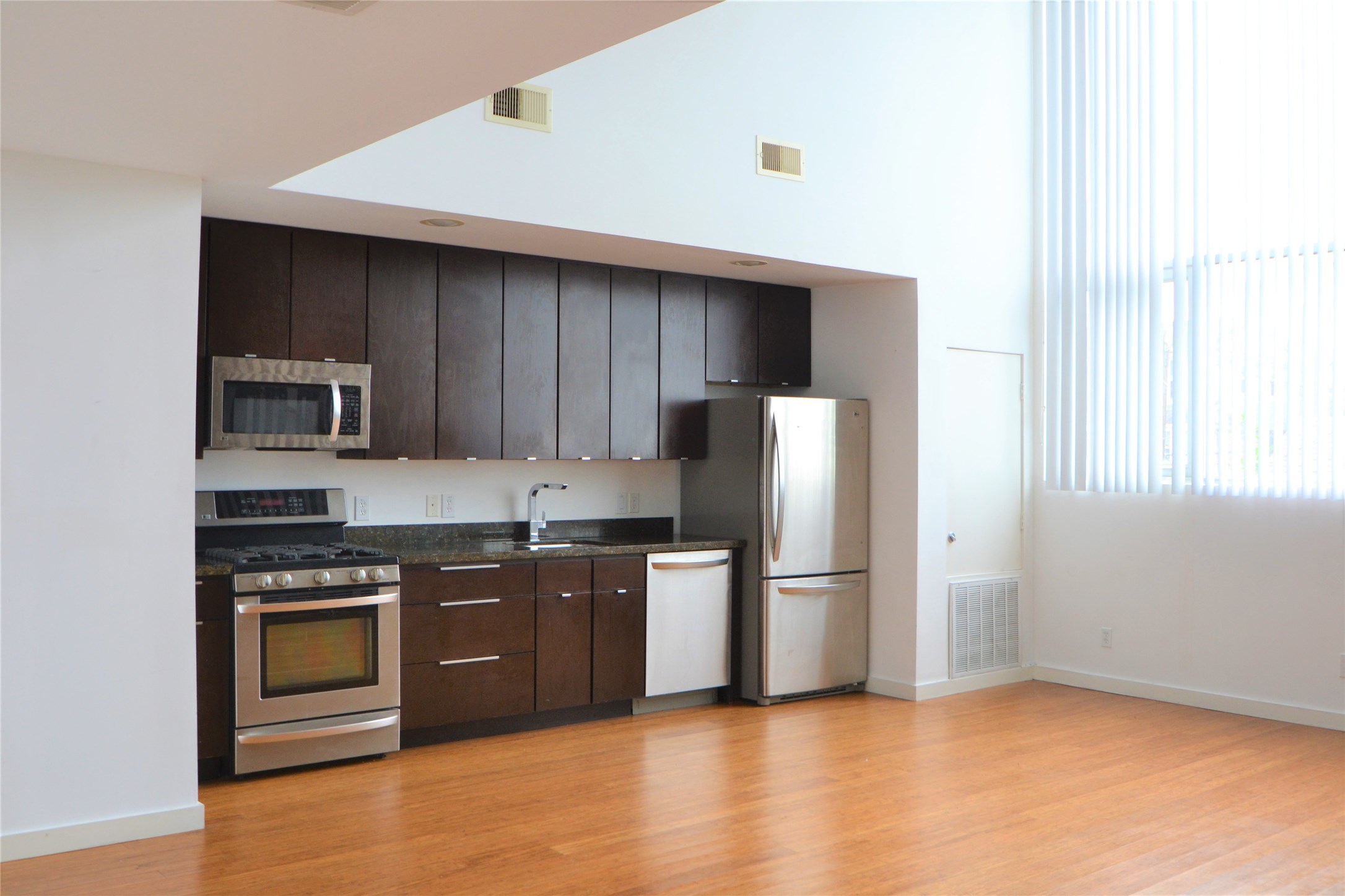1316 Cleveland A Property Photo 6